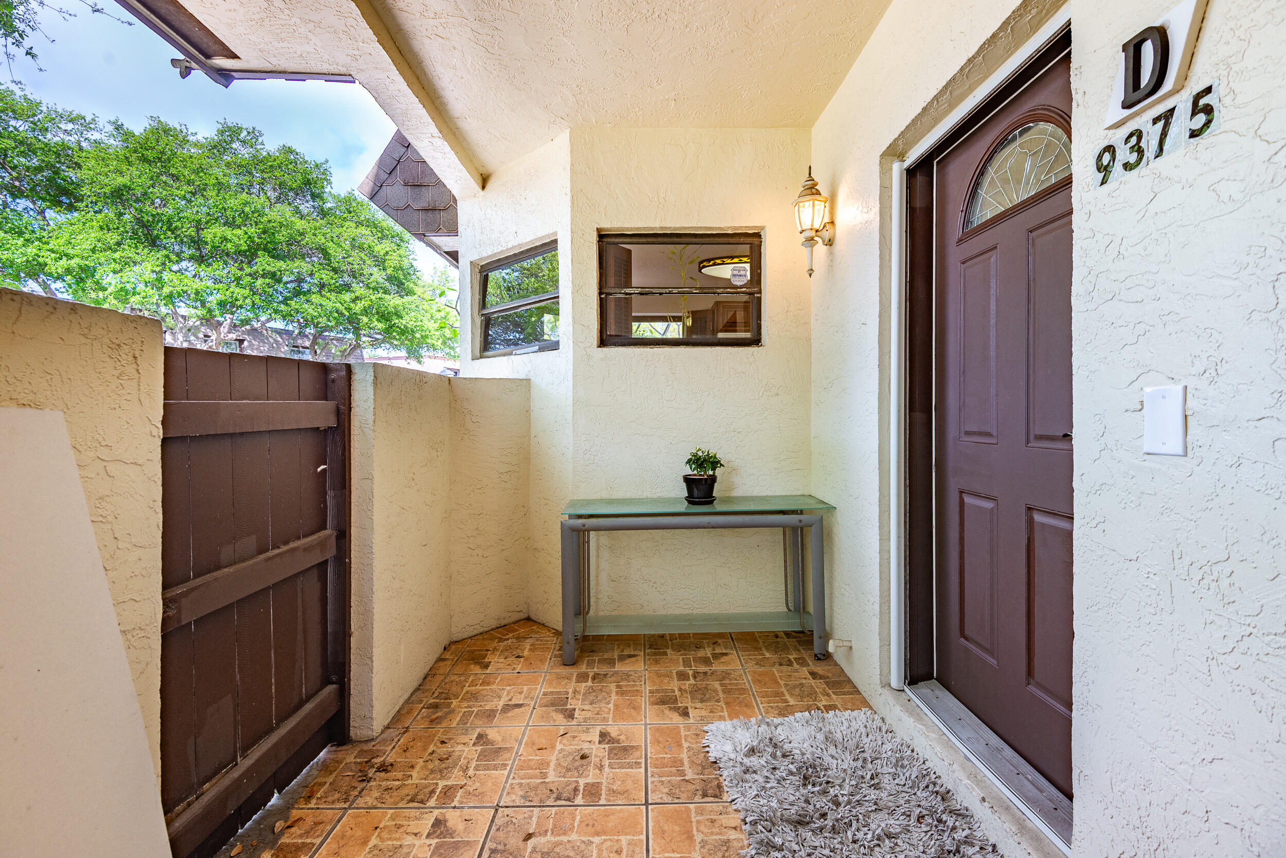 CHATEAU ON THE KNOLL - Residential