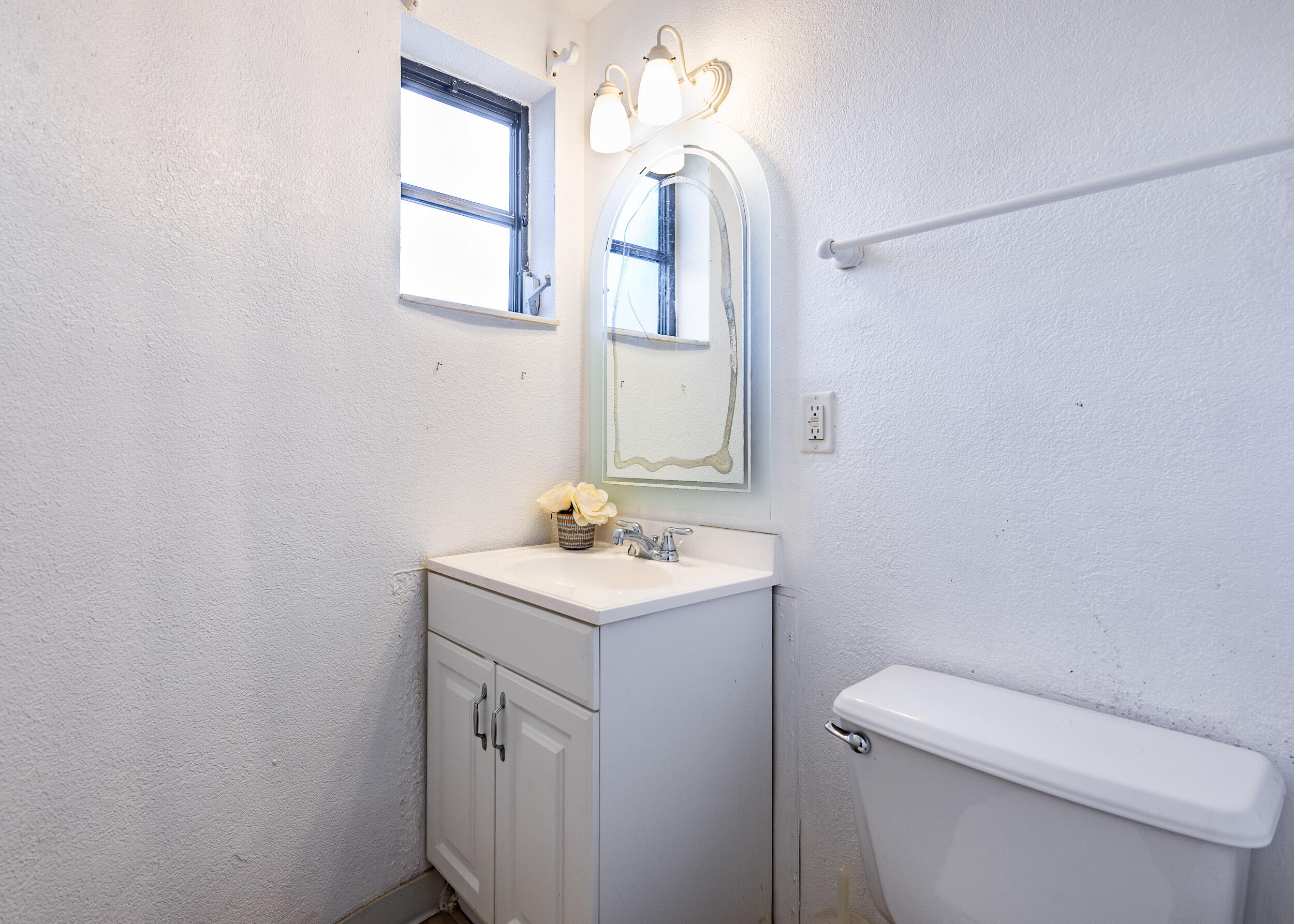 CHATEAU ON THE KNOLL - Residential