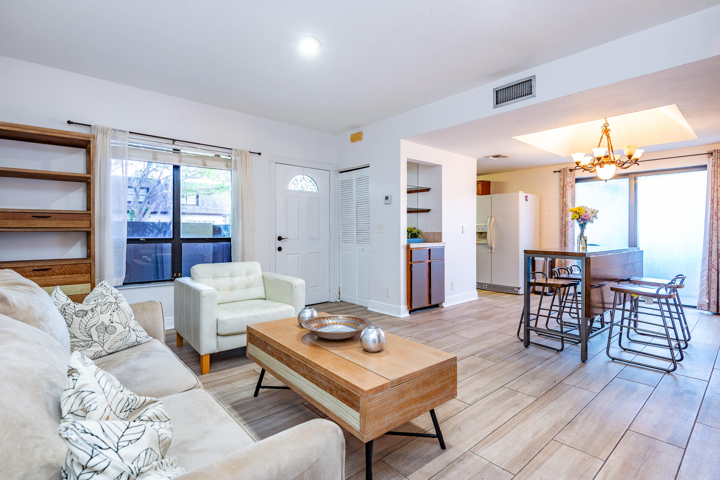 CHATEAU ON THE KNOLL - Residential