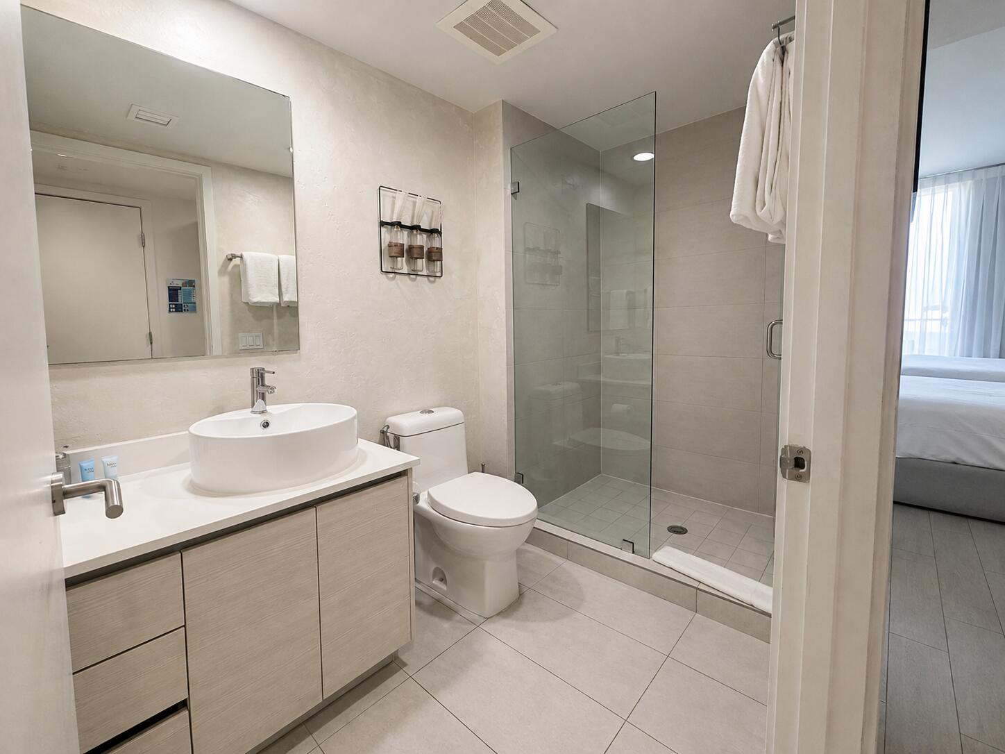 2602 E HALLANDALE BEACH Boulevard R403