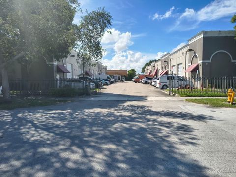 13400 SW 134 Avenue 1c Miami FL 33186