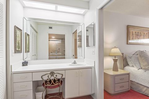 Tiny photo for 4735 E Lucerne Lakes Blvd Blvd E #308, Lake Worth, FL 33467 (MLS # B26013074)