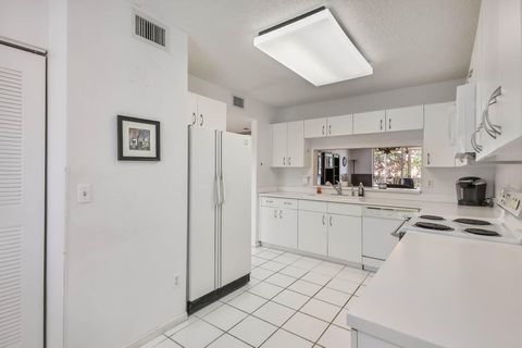 Tiny photo for 4735 E Lucerne Lakes Blvd Blvd E #308, Lake Worth, FL 33467 (MLS # B26013074)