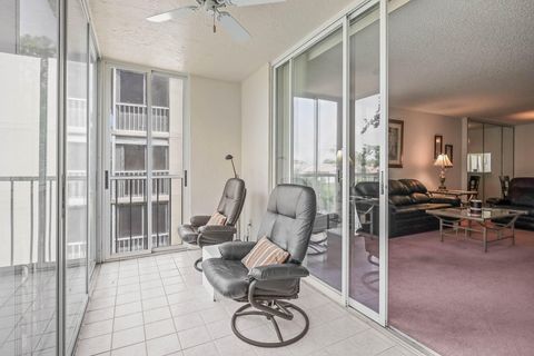 Tiny photo for 4735 E Lucerne Lakes Blvd Blvd E #308, Lake Worth, FL 33467 (MLS # B26013074)