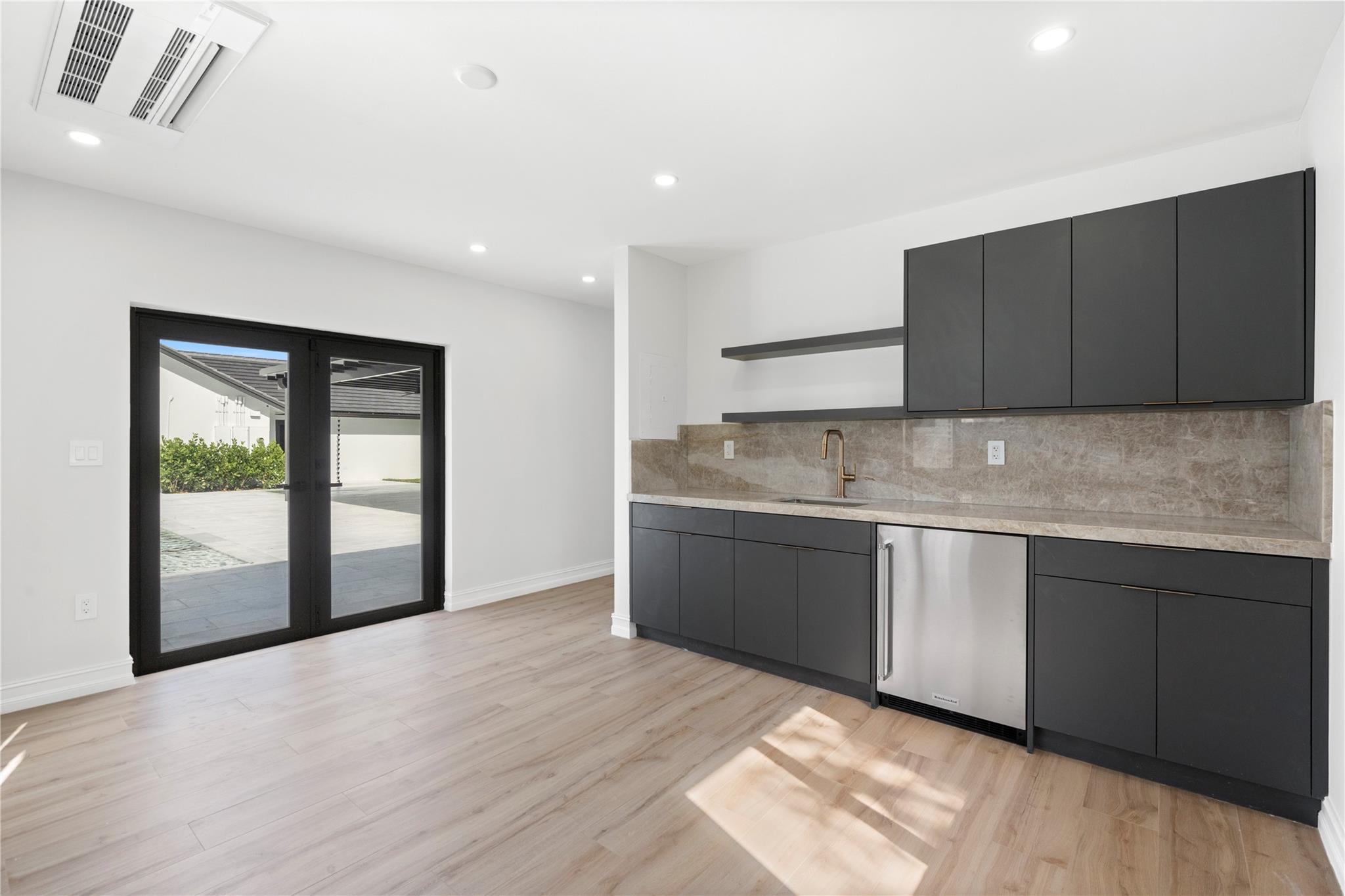 SUNSHINE RANCHES - Residential