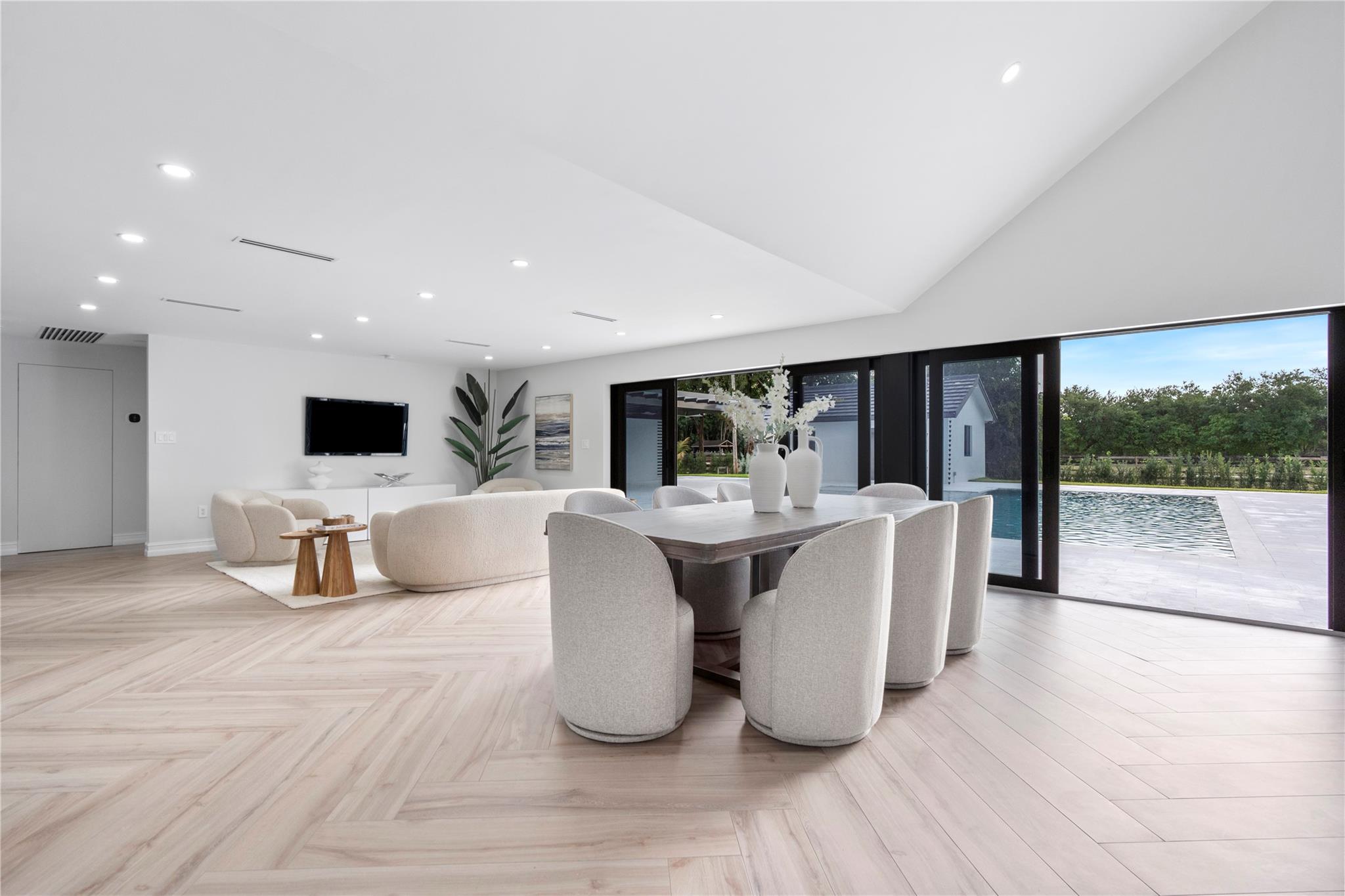 SUNSHINE RANCHES - Residential