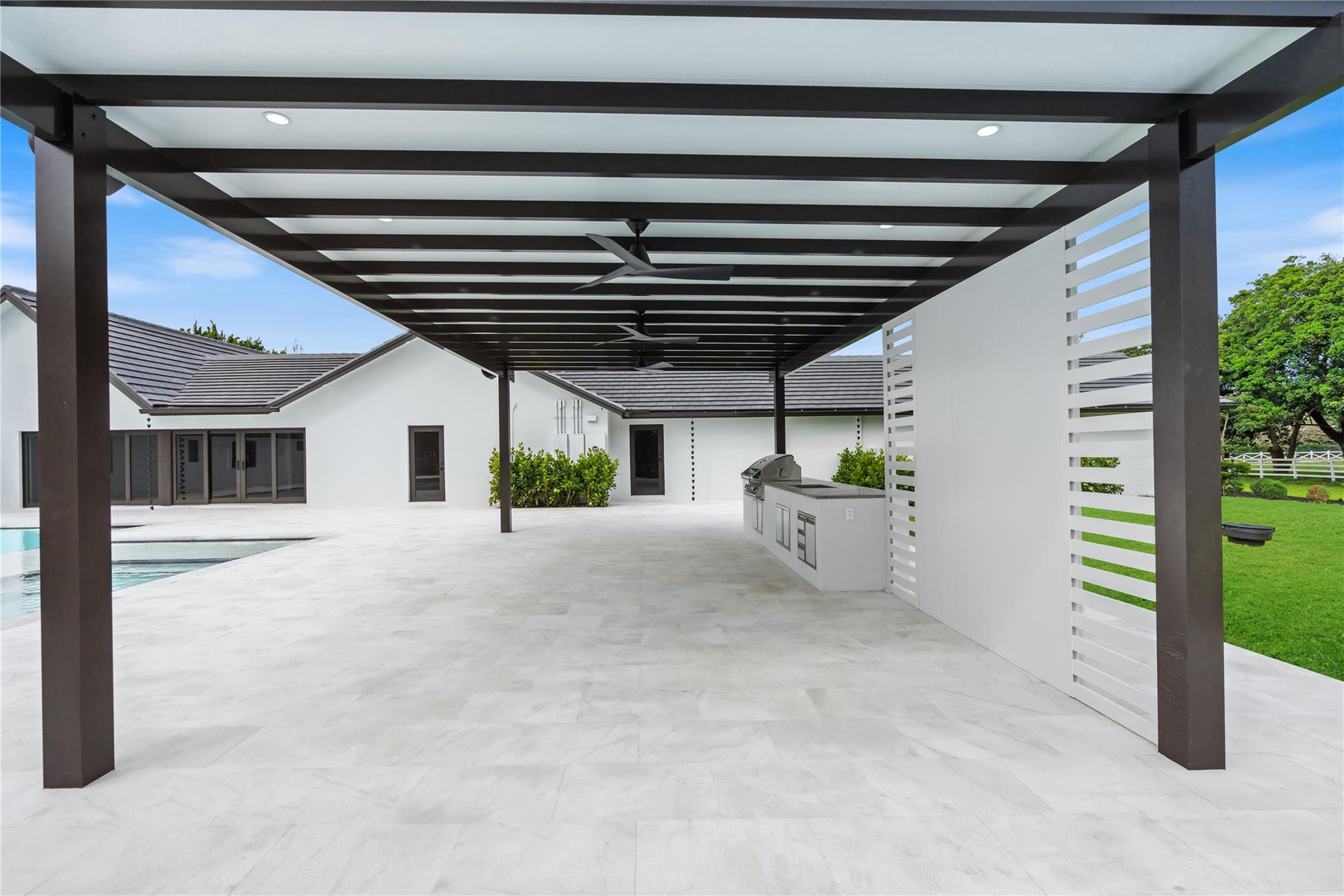 SUNSHINE RANCHES - Residential