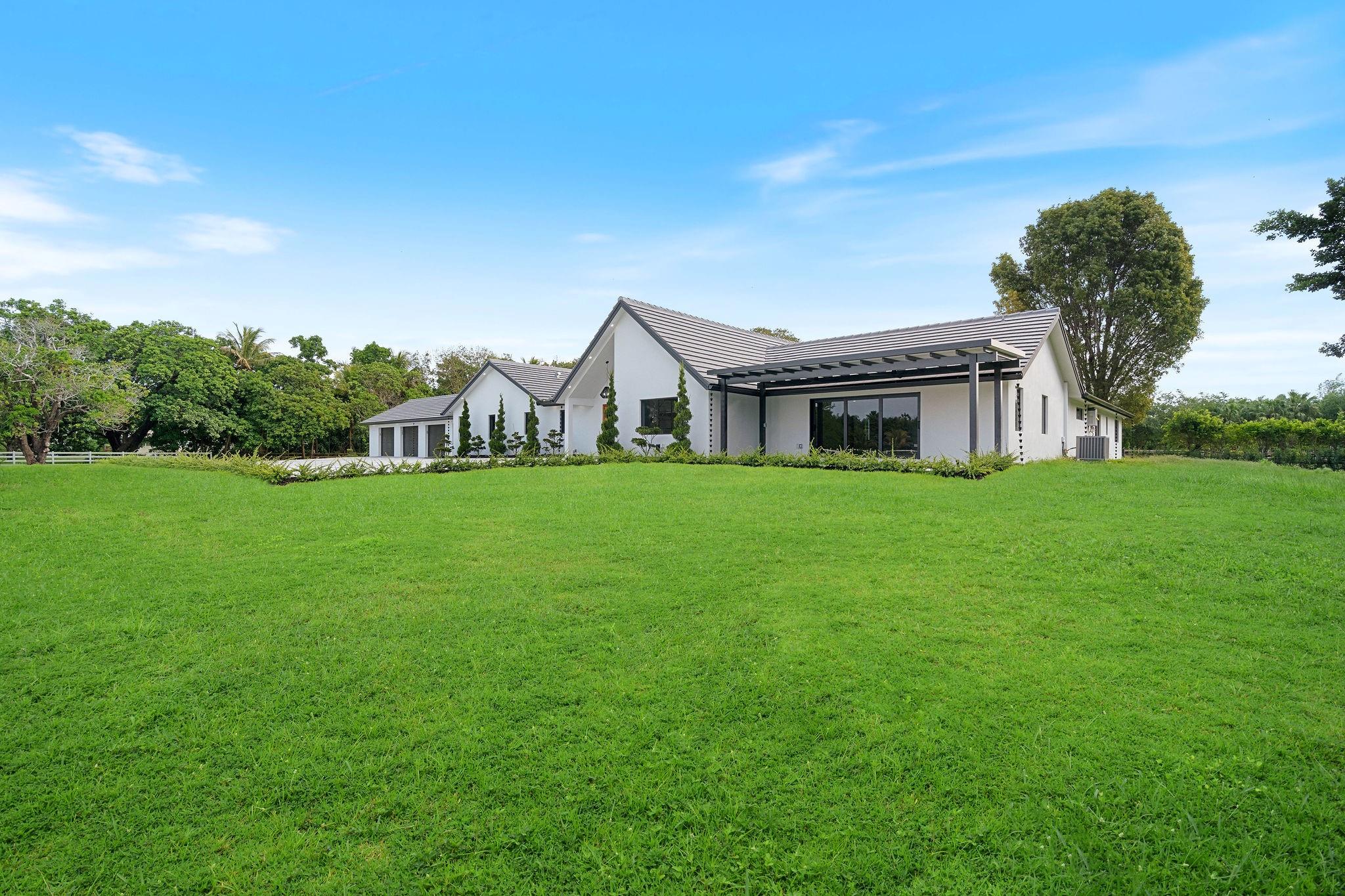 SUNSHINE RANCHES - Residential