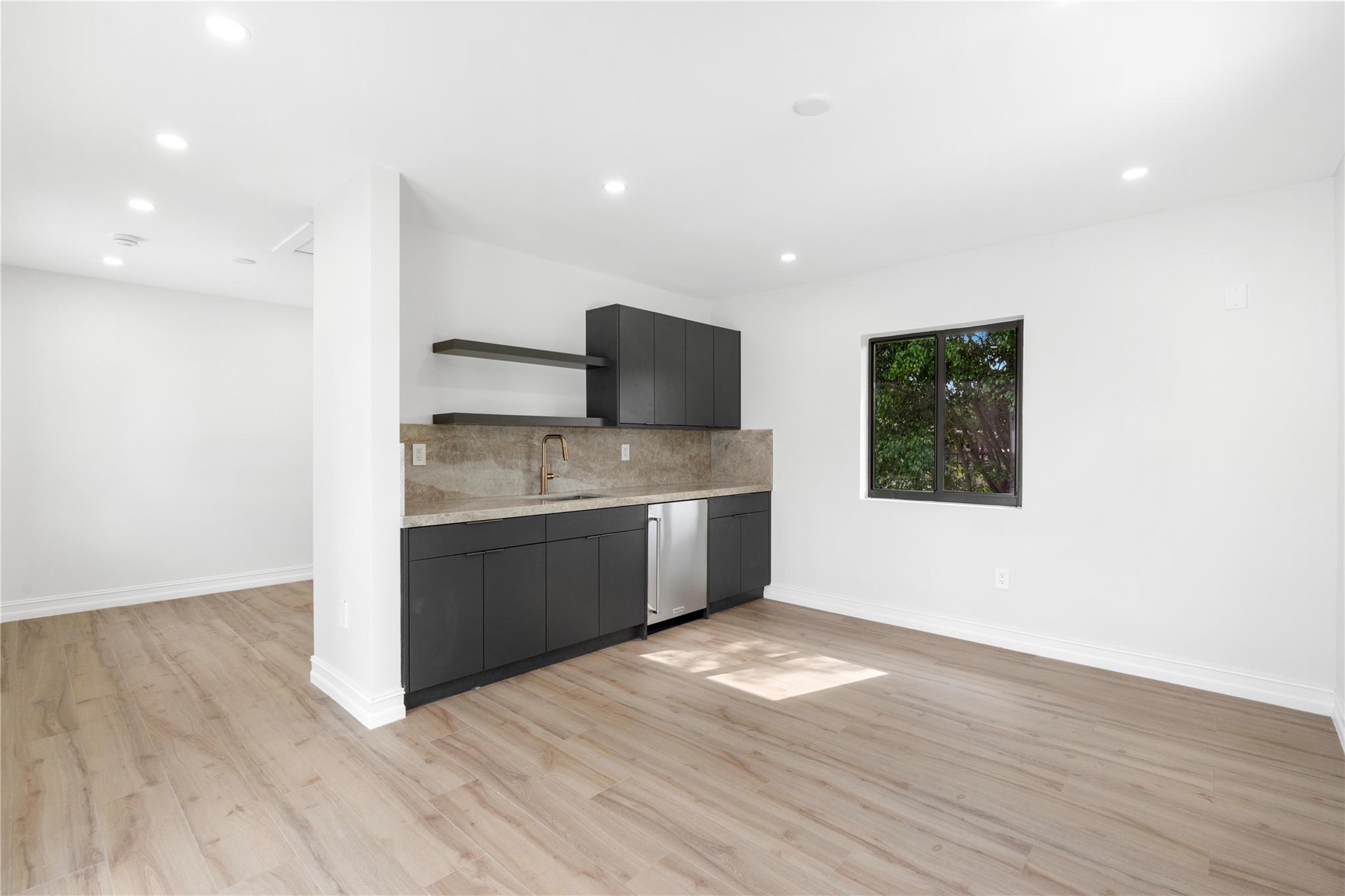 SUNSHINE RANCHES - Residential