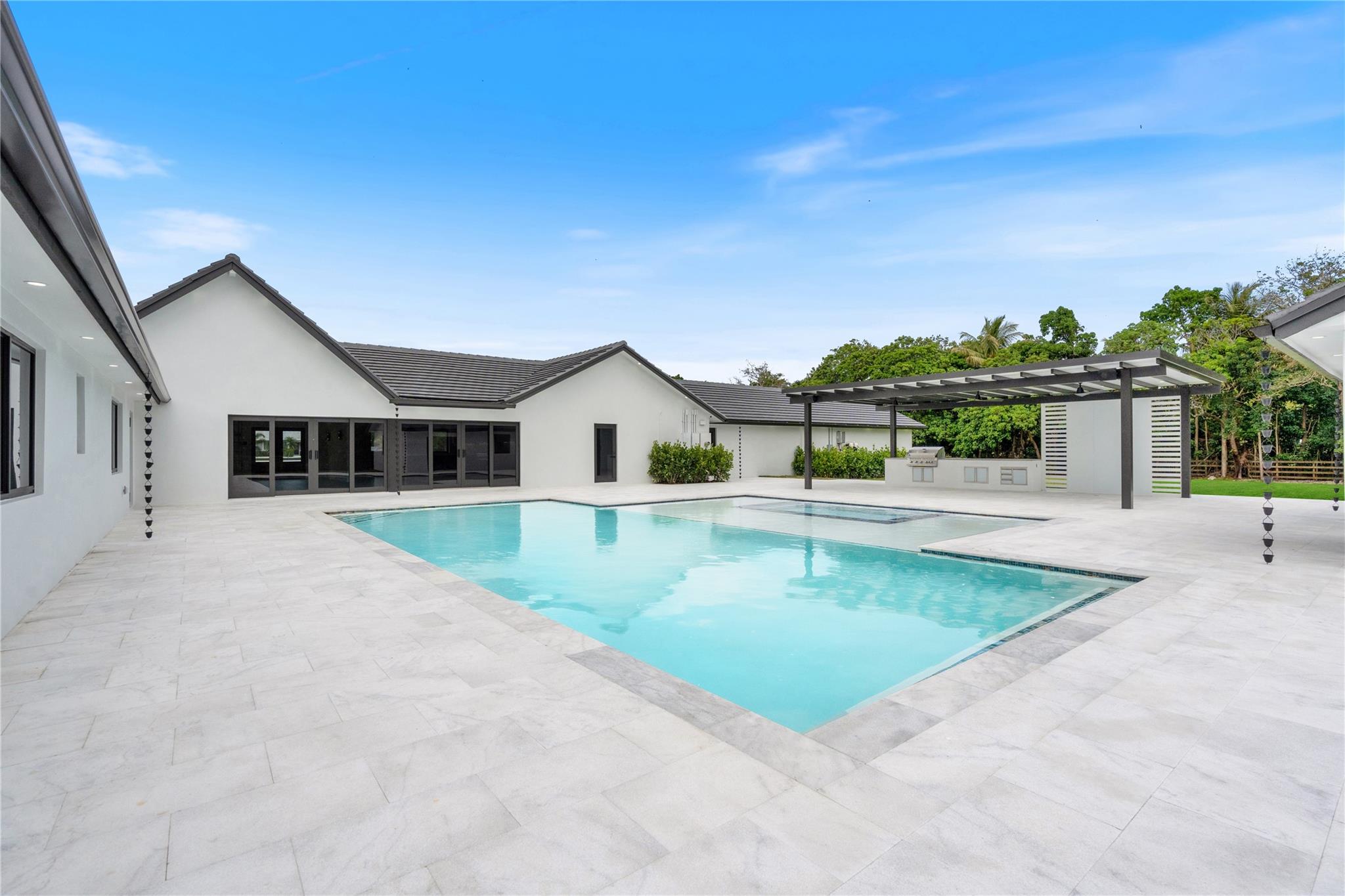 SUNSHINE RANCHES - Residential