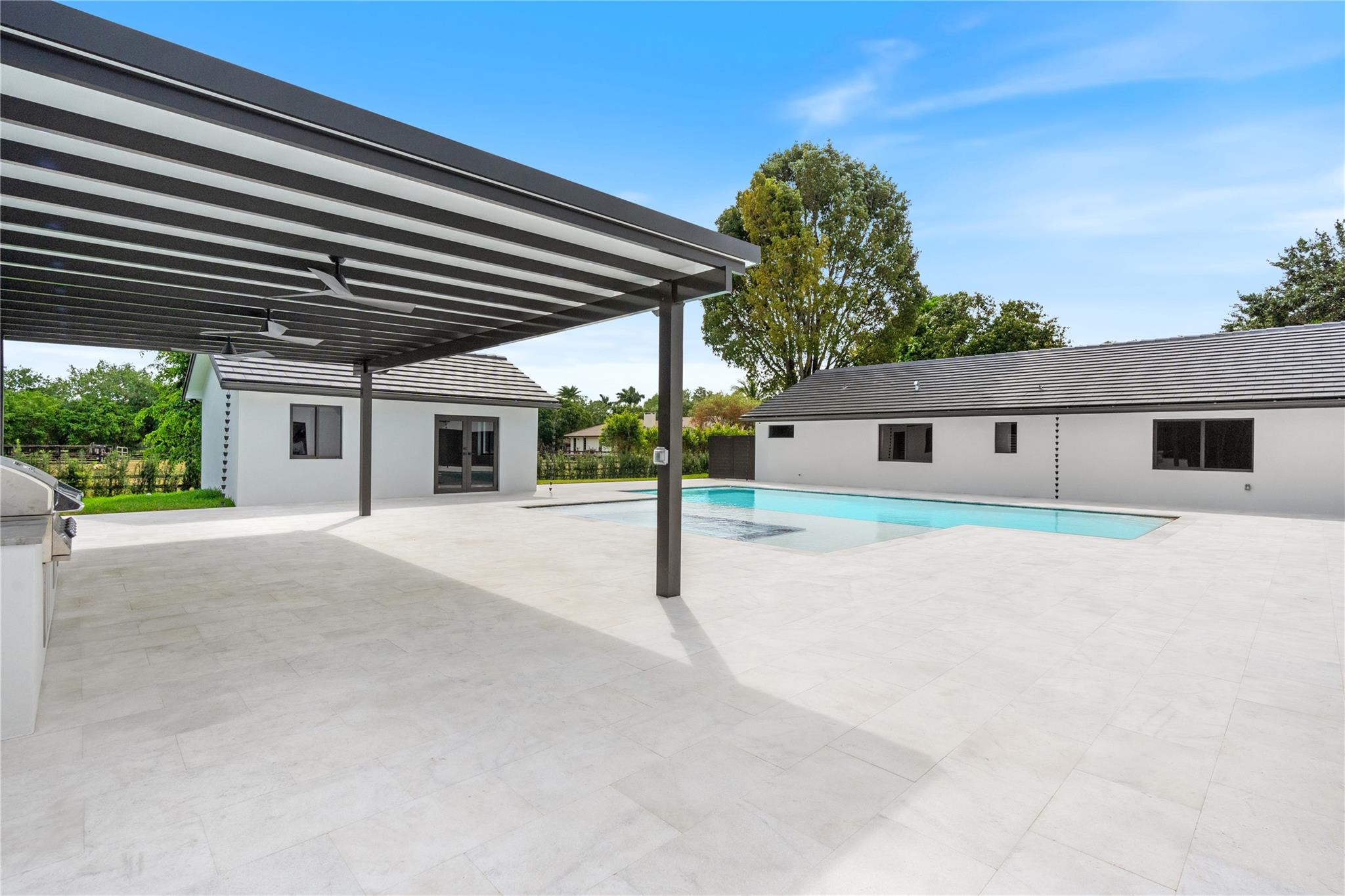 SUNSHINE RANCHES - Residential