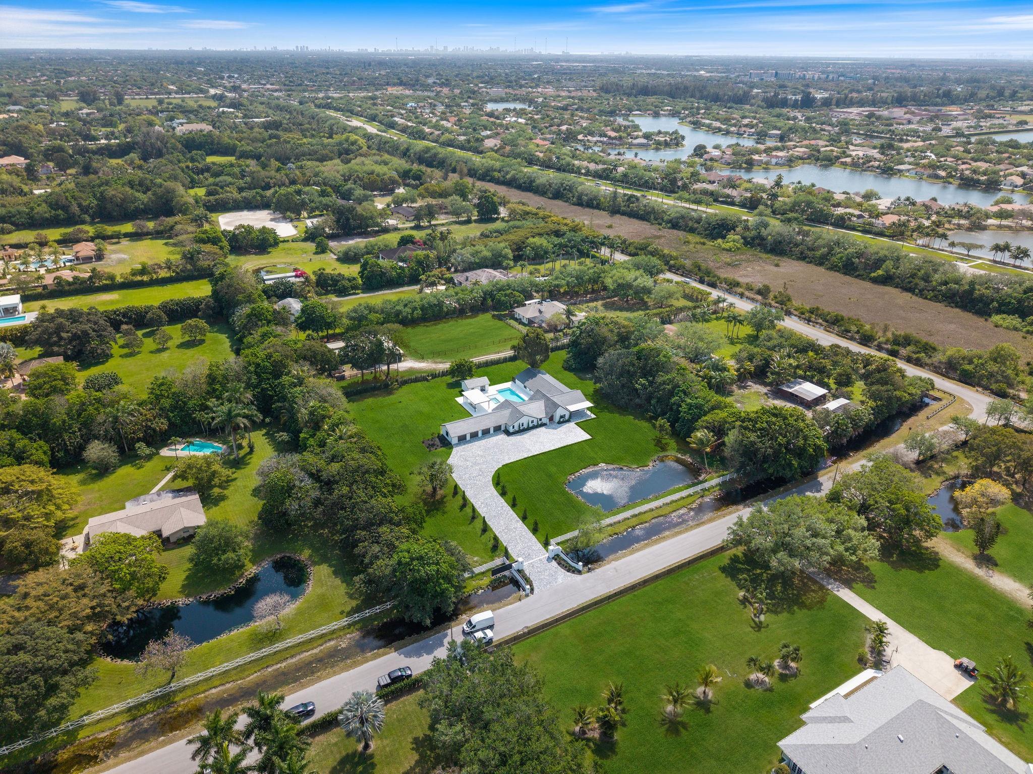 SUNSHINE RANCHES - Residential