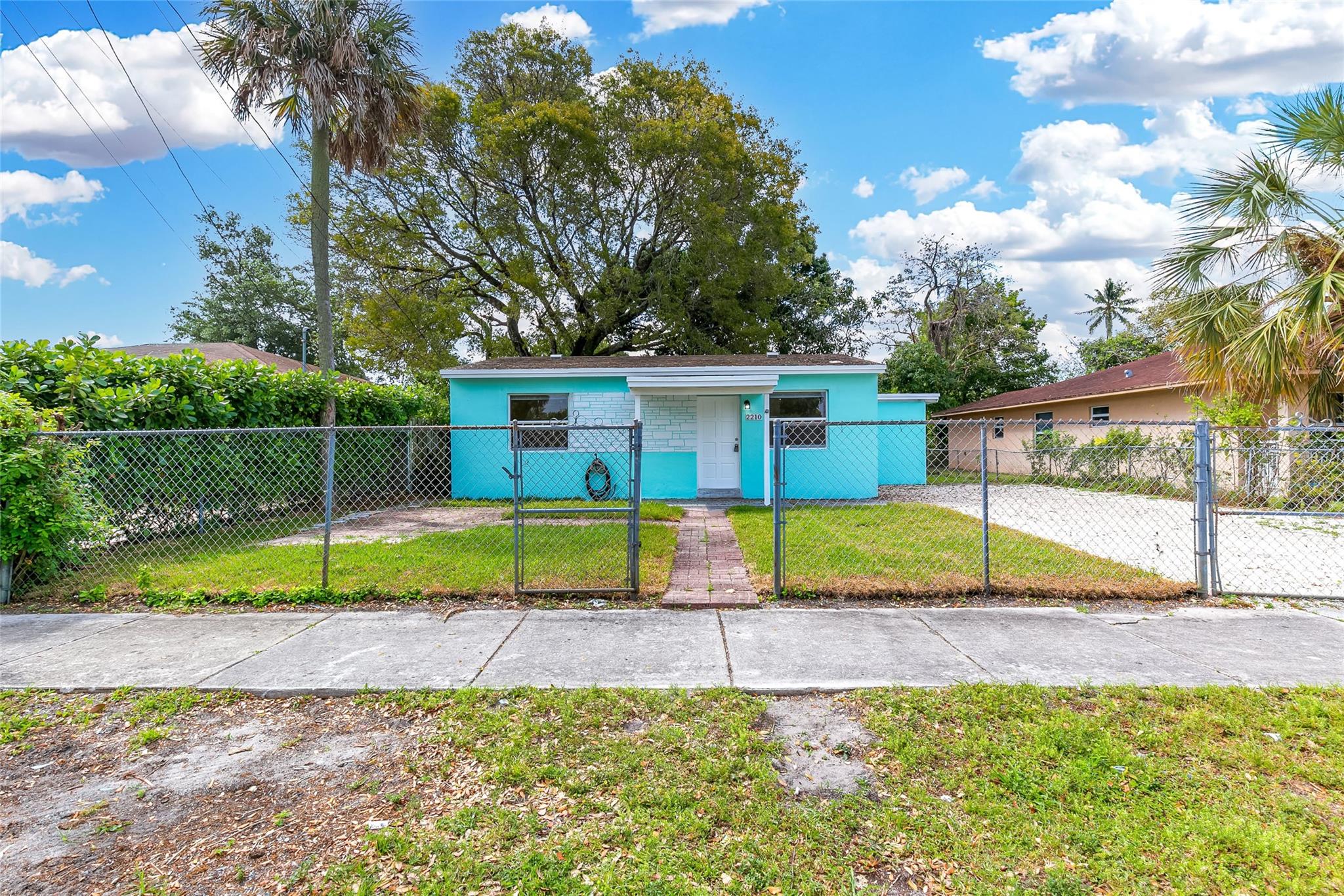 2210 NW 5th Street