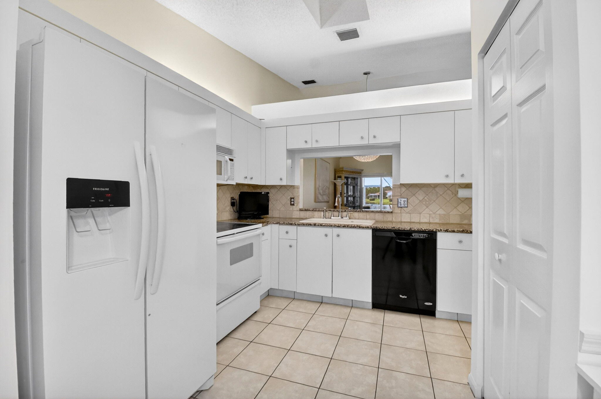 SAUSALITO PLACE - Residential