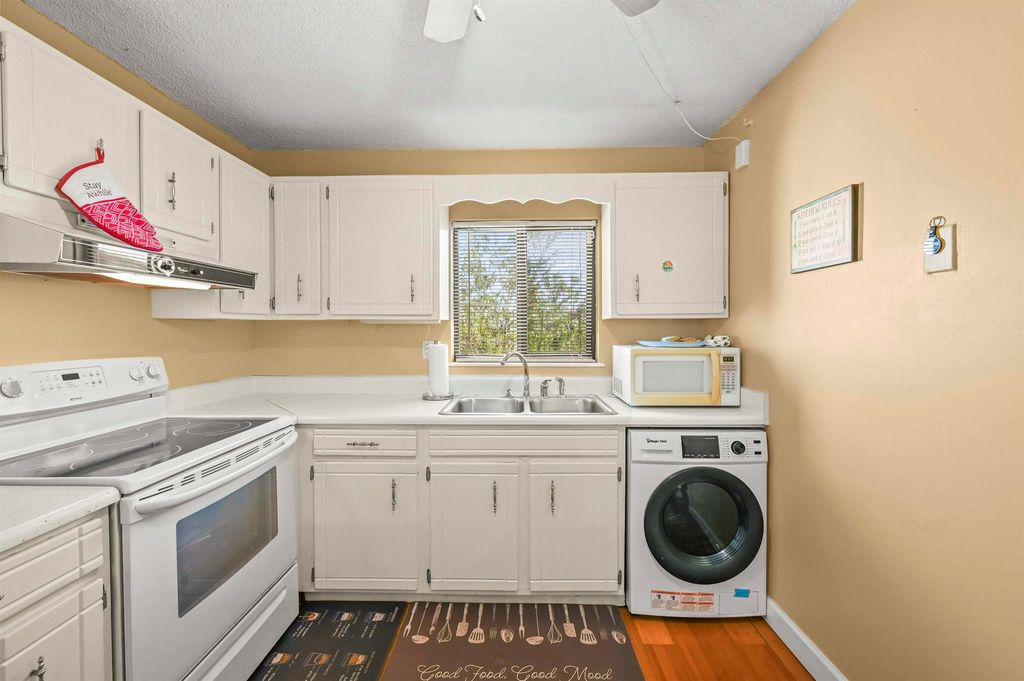 Photo of 1501 NE 13th Terrace #H16, Jensen Beach, FL 34957 (MLS # R11128924)