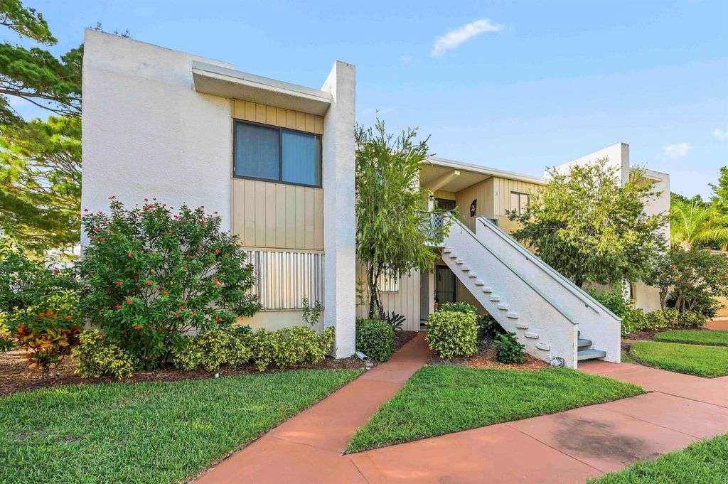 Photo of 1501 NE 13th Terrace #H16, Jensen Beach, FL 34957 (MLS # R11128924)