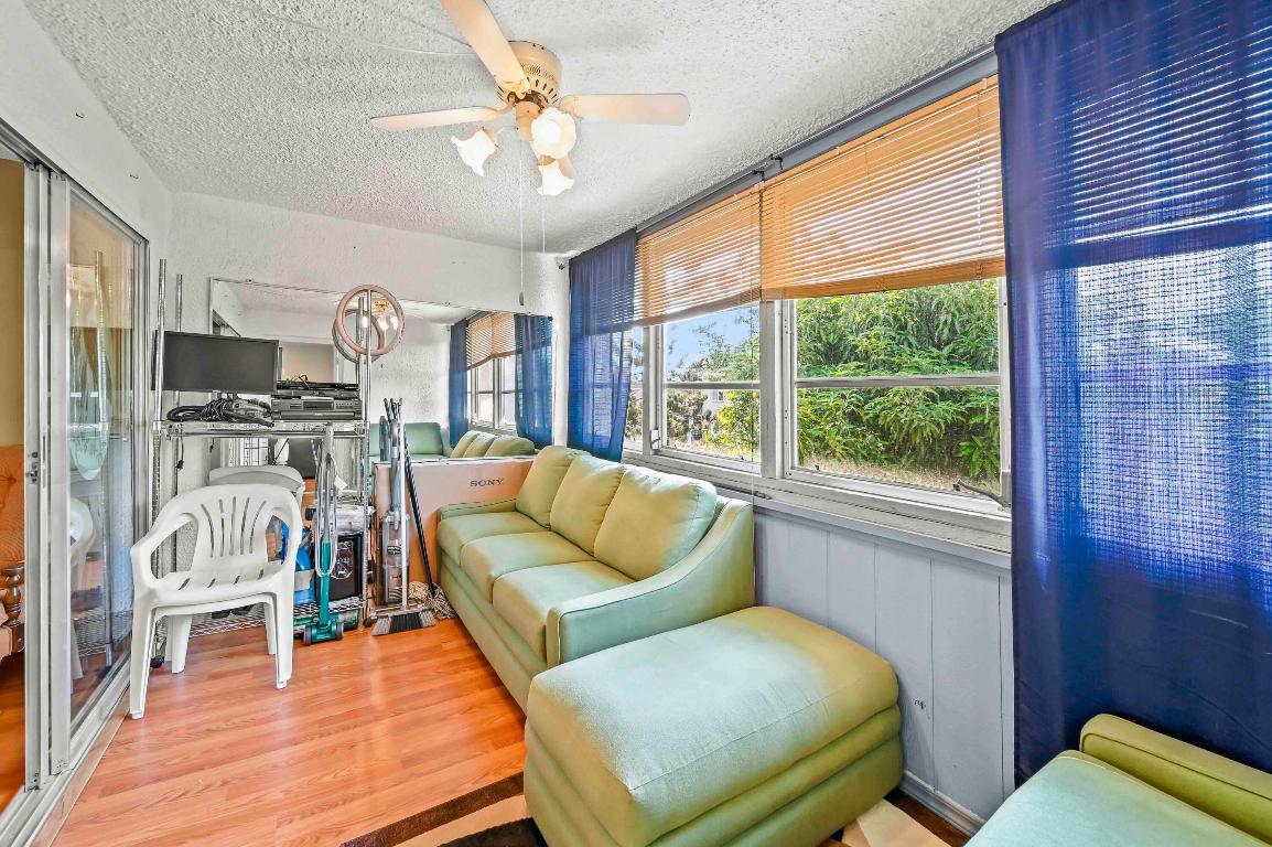 BEACON 21 CONDO - Residential