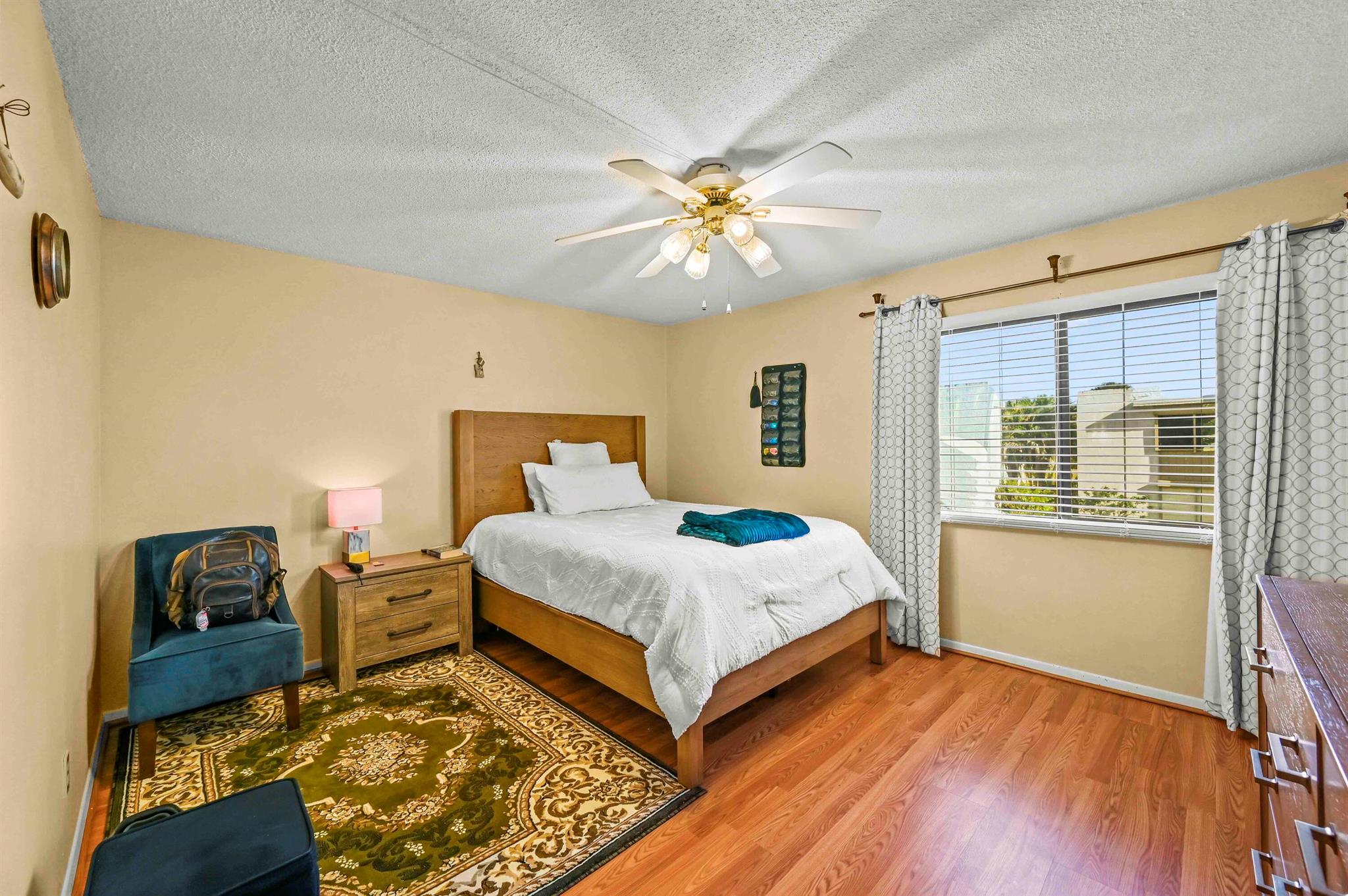 BEACON 21 CONDO - Residential
