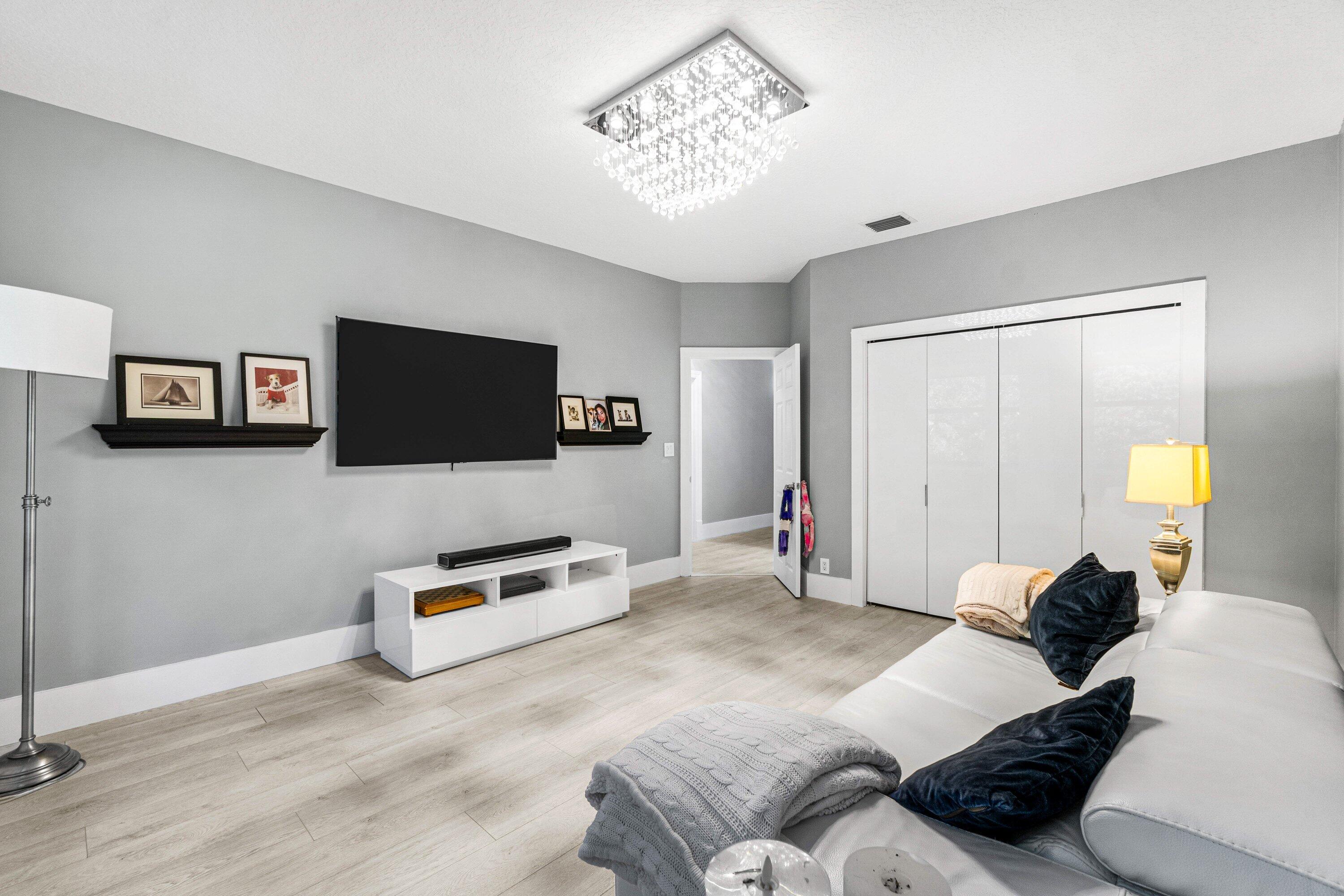 SHERBROOKE ESTATES - Residential