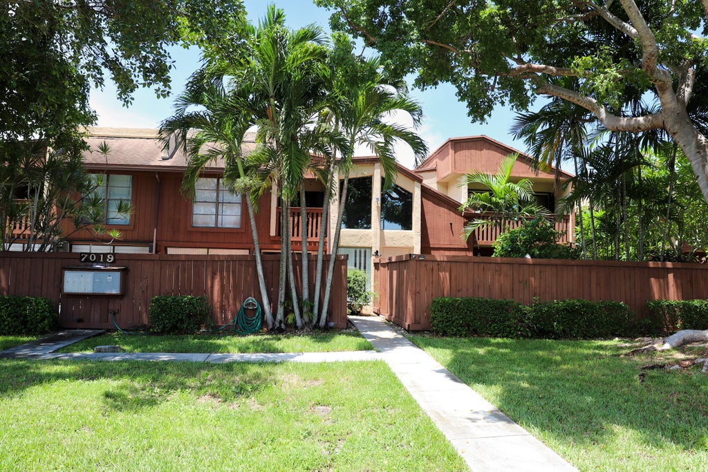 Photo of 7019 SW 115th Place #F31, Miami, FL 33173 (MLS # B26045548)