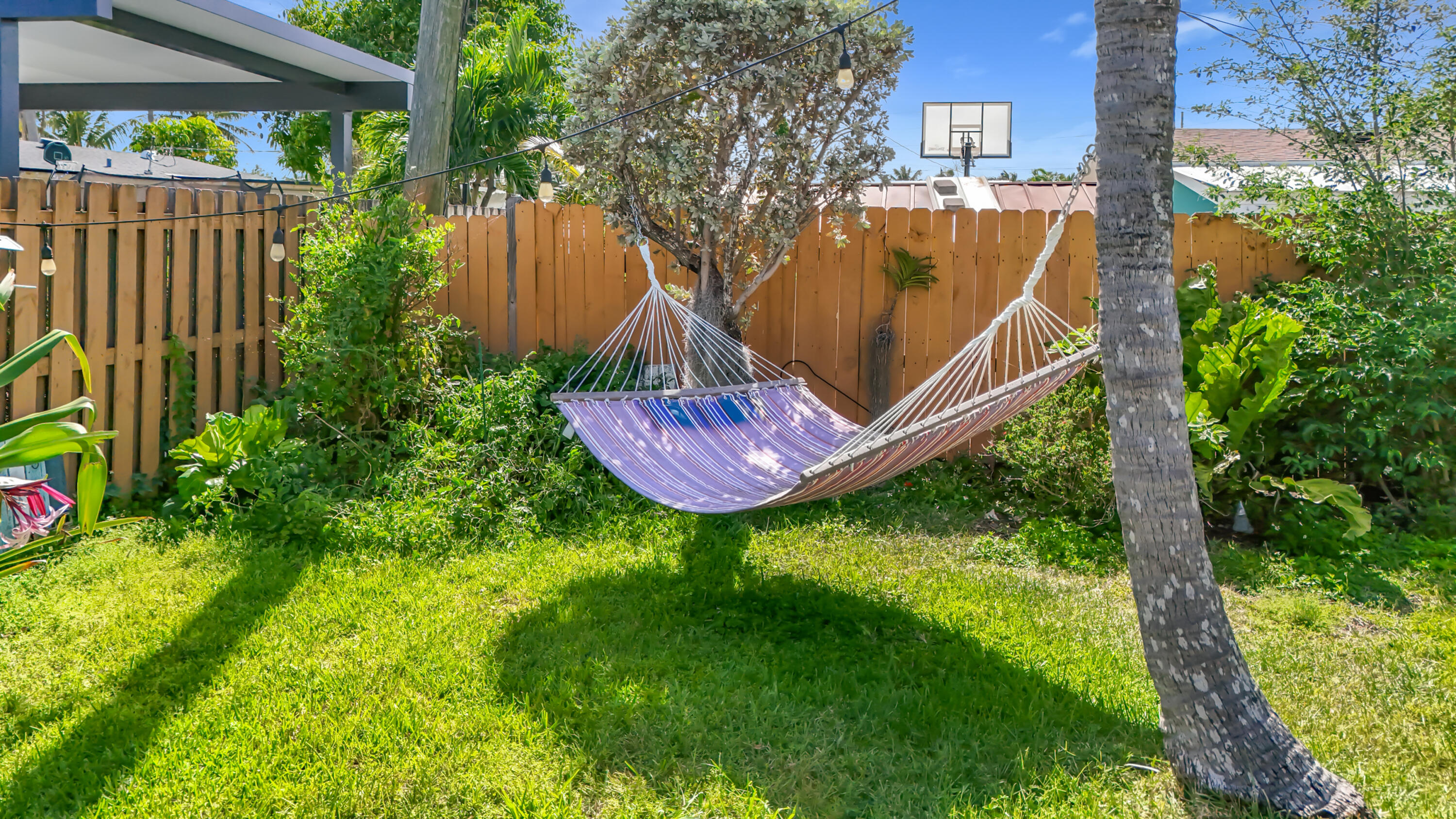 CORAL MANOR 5TH ADD - Residential