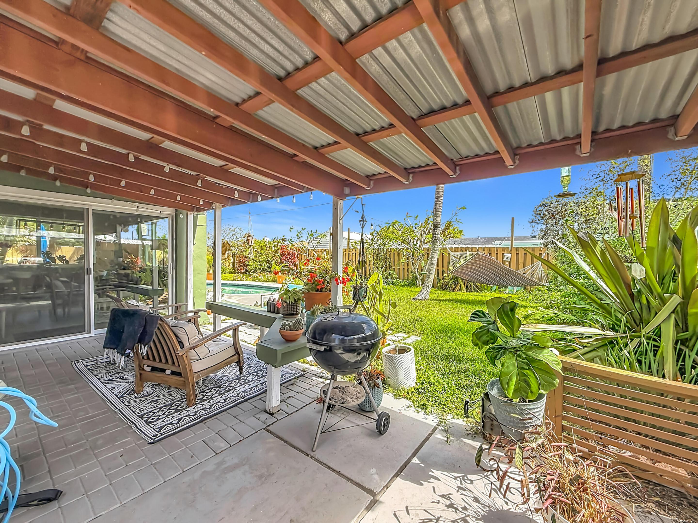 CORAL MANOR 5TH ADD - Residential