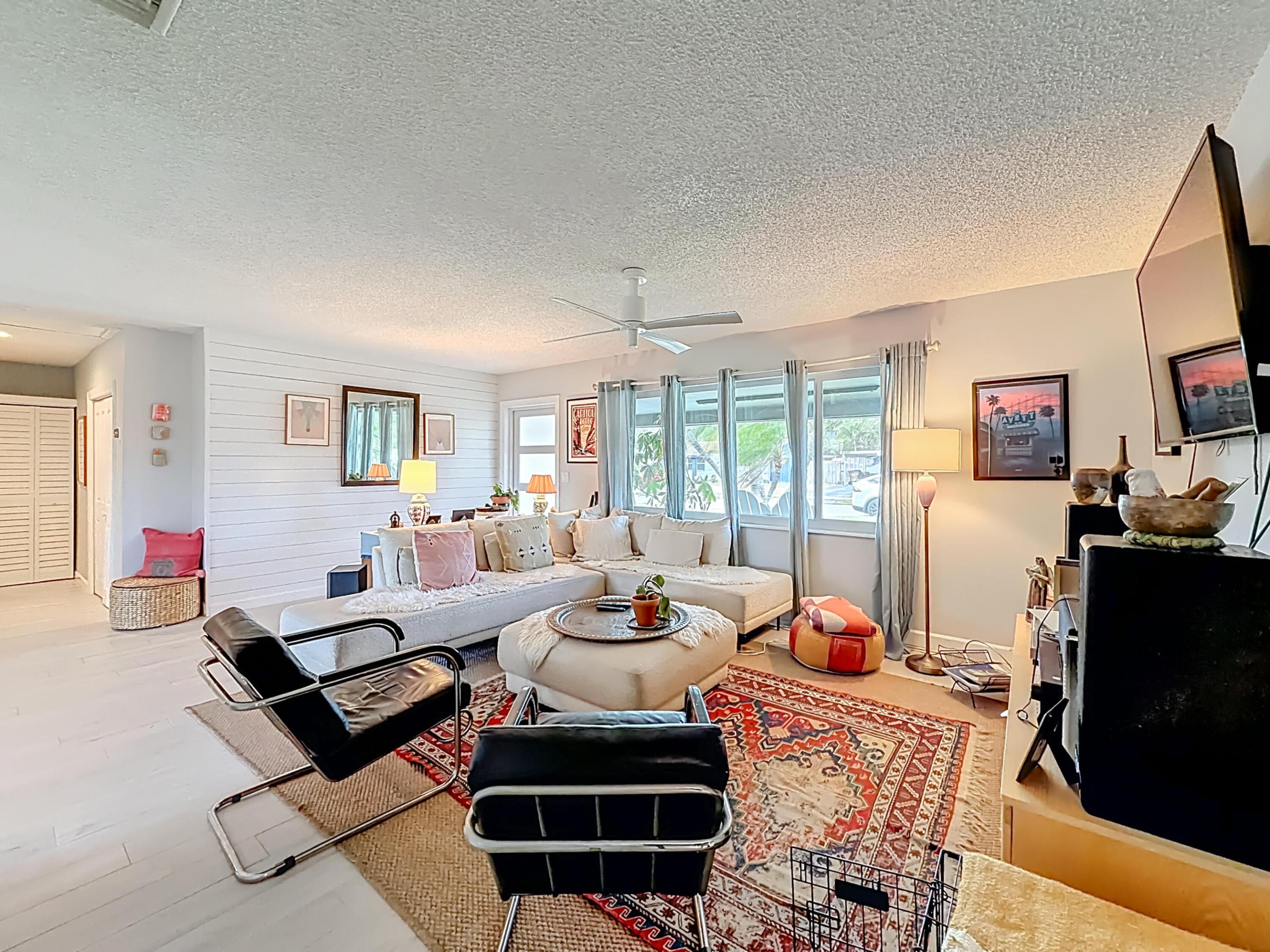 CORAL MANOR 5TH ADD - Residential