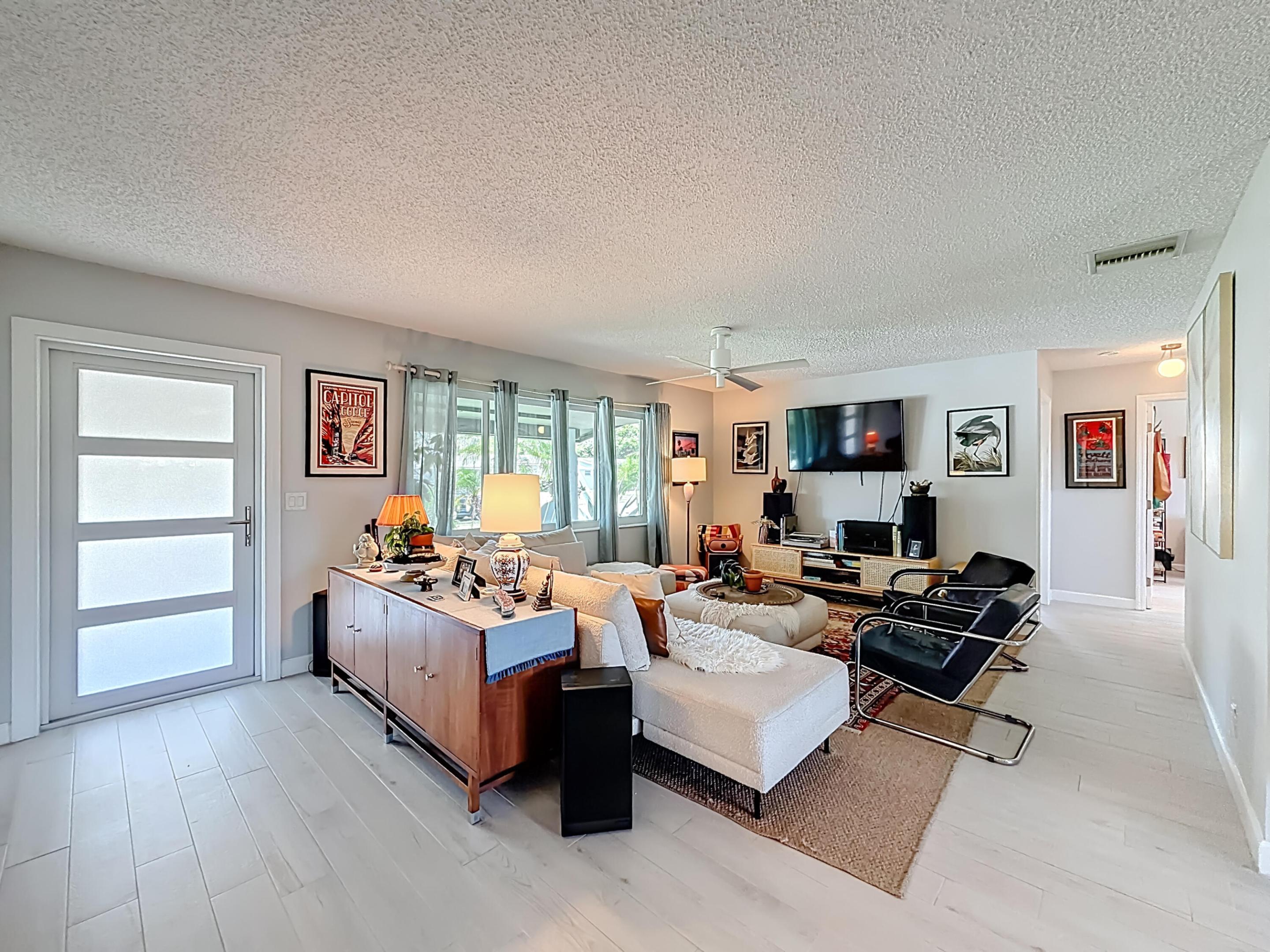 CORAL MANOR 5TH ADD - Residential