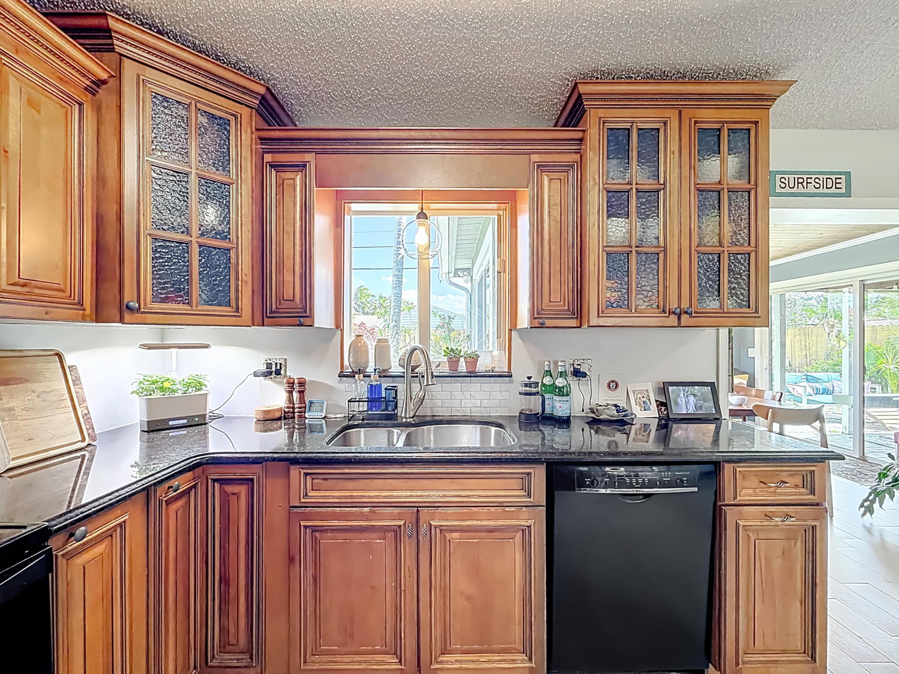 CORAL MANOR 5TH ADD - Residential