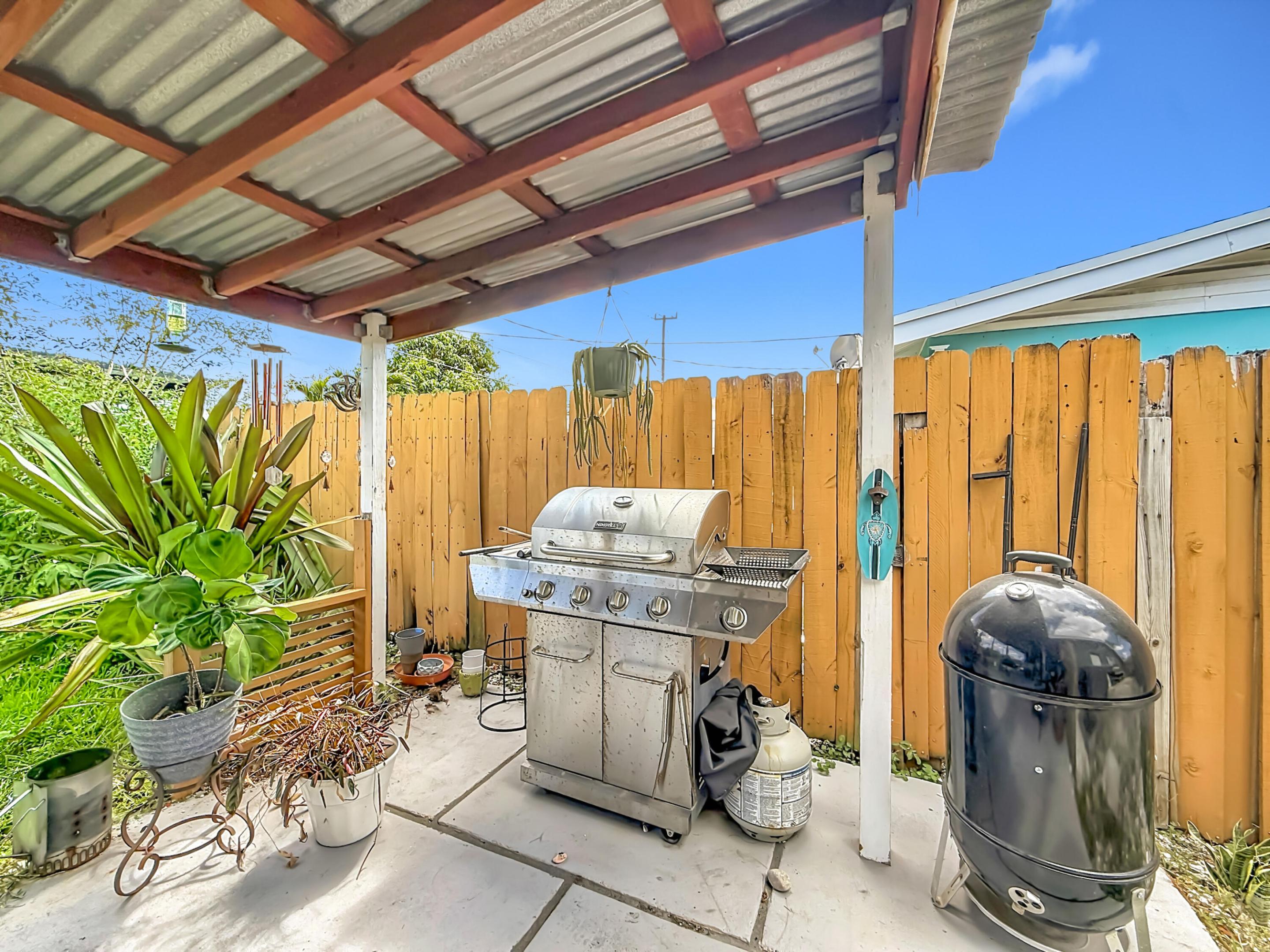 CORAL MANOR 5TH ADD - Residential