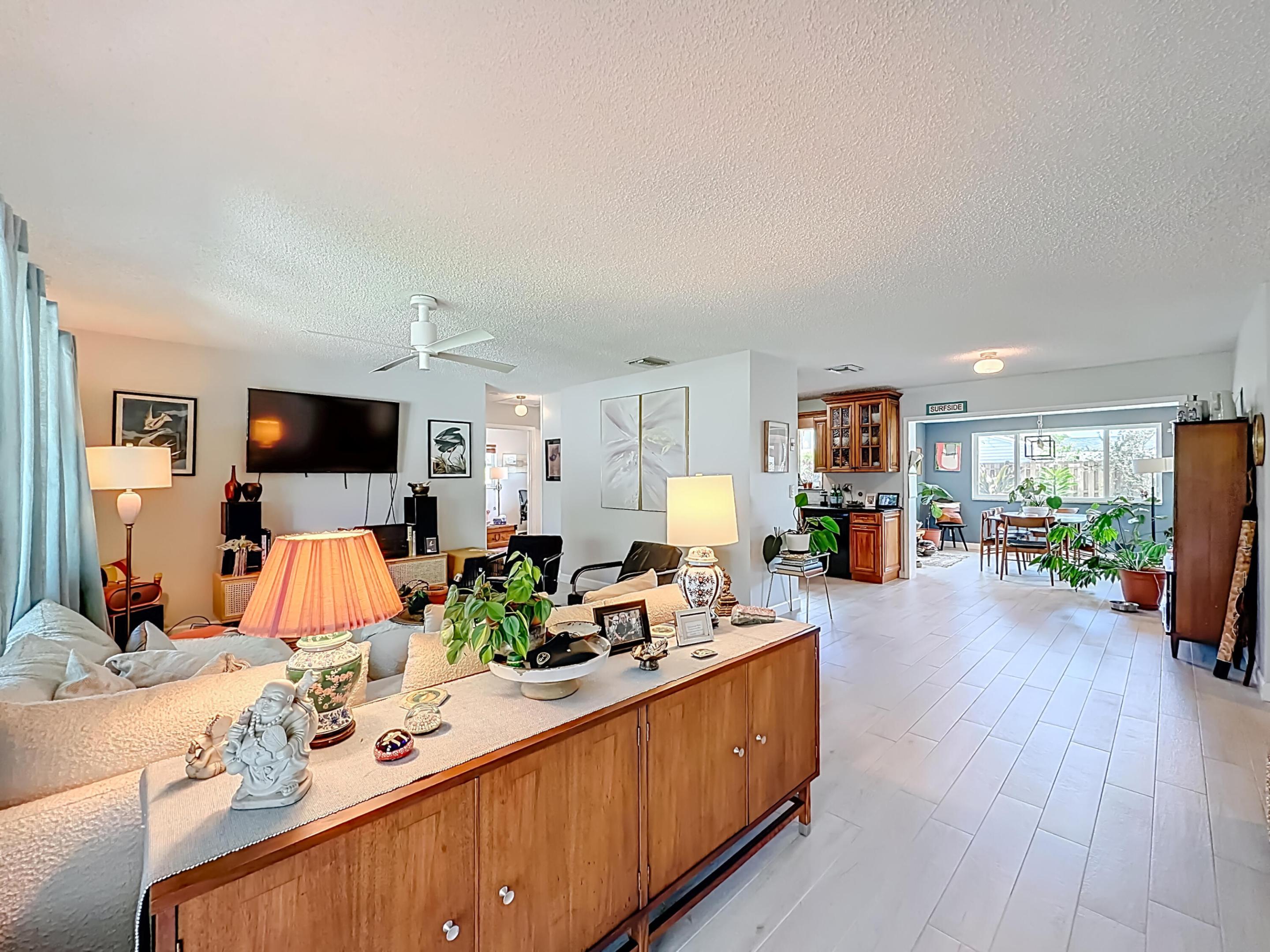 CORAL MANOR 5TH ADD - Residential