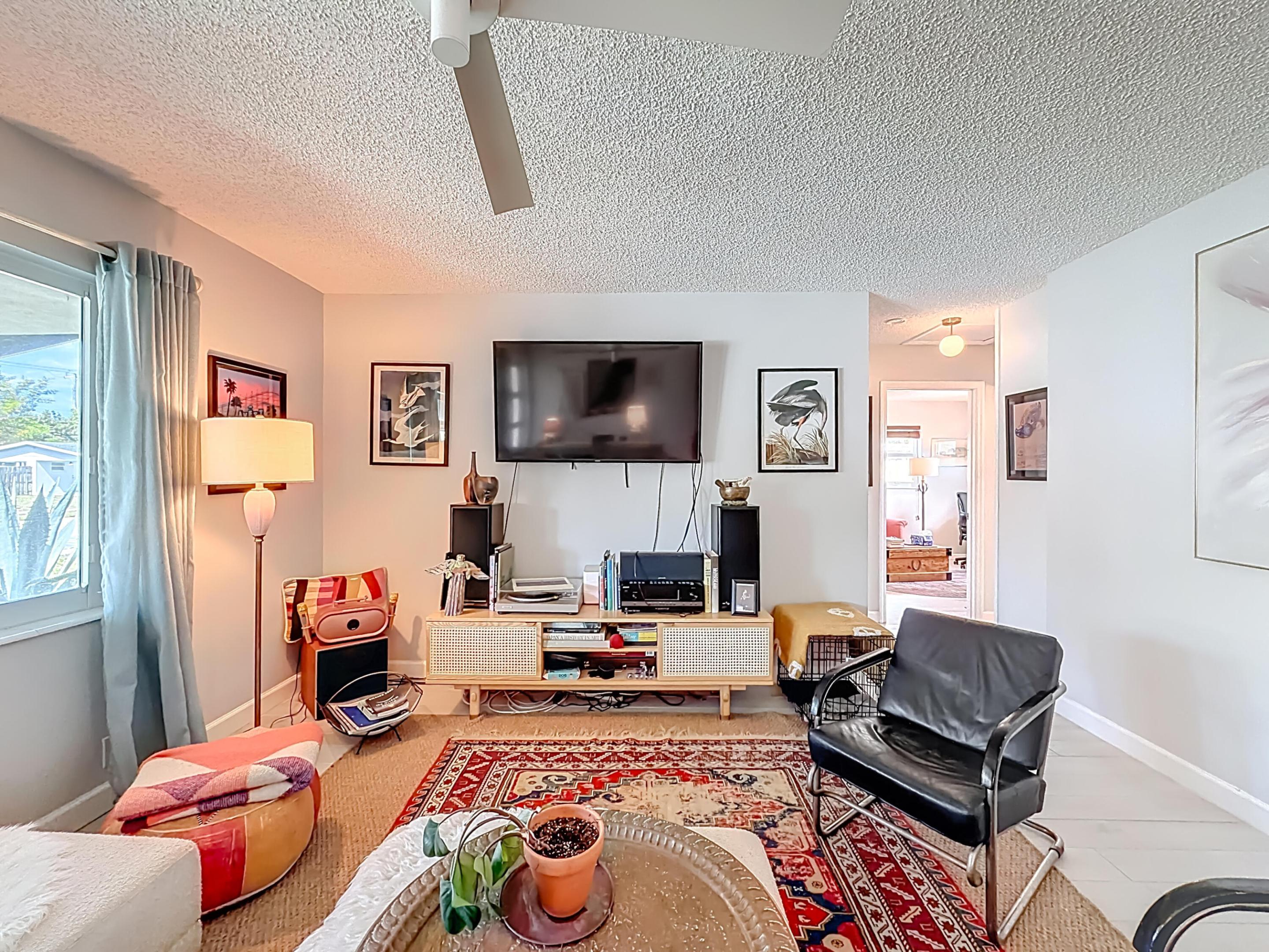 CORAL MANOR 5TH ADD - Residential