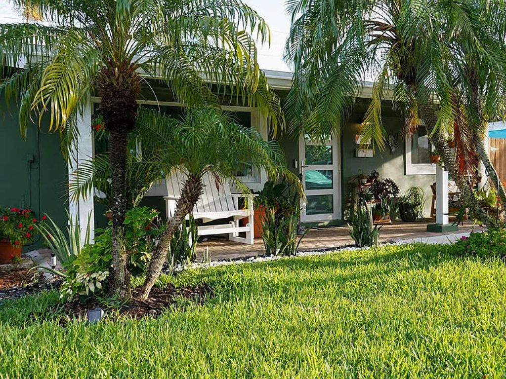 Photo of 6 SE 10th Court, Deerfield Beach, FL 33441 (MLS # B26018175)