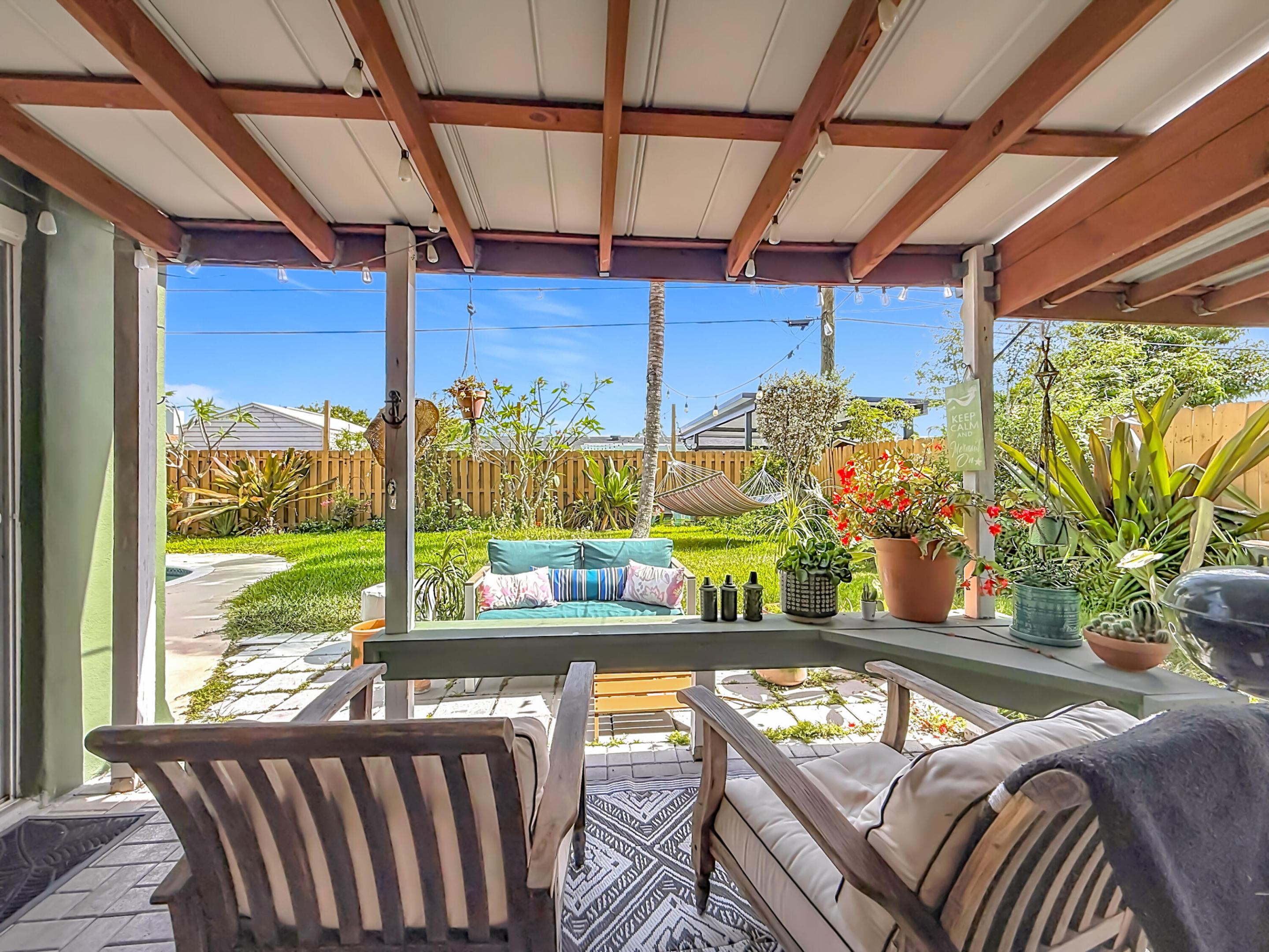 CORAL MANOR 5TH ADD - Residential