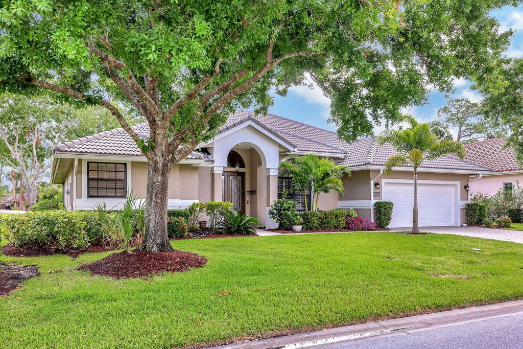Photo of 1509 SW Mockingbird Circle, Port Saint Lucie, FL 34986 (MLS # R10986038)