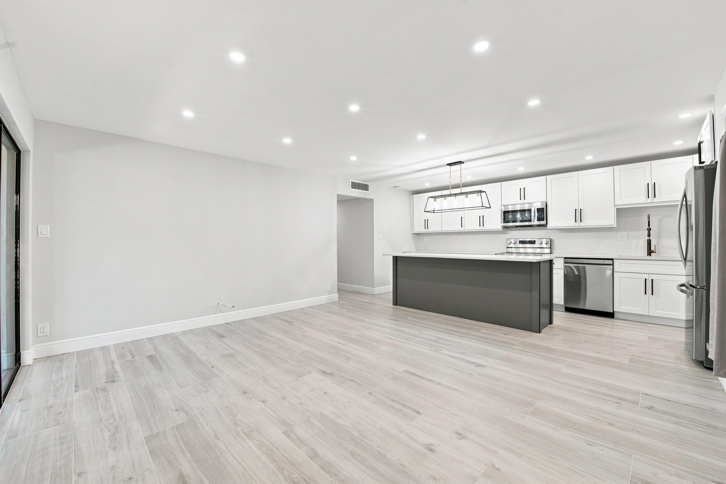 15492 LAKES OF DELRAY Boulevard 101