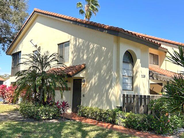 PALM CHASE LAKES CONDO - Residential