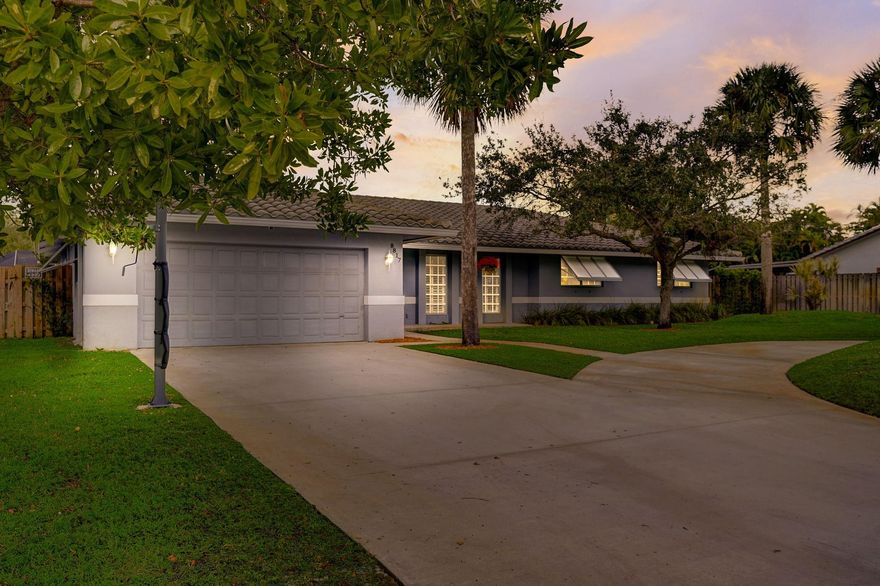 WOW what an amazing opportunity to own a HUGE house (3,101sf) in Ramblewood for an affordable price! Very few houses this large ever hit the market at this price. The pool and patio area are stunning. Oversized patio area approximately 15'x42' with plenty of room for entertaining. Beautiful pool area with tons of yard space for the kids or dog. Fully fenced in and private. The driveway alone can fit 7 or more cars and is made of concrete. This is the perfect home for the price. You better make an offer on this home before BOOM..........she gone !!