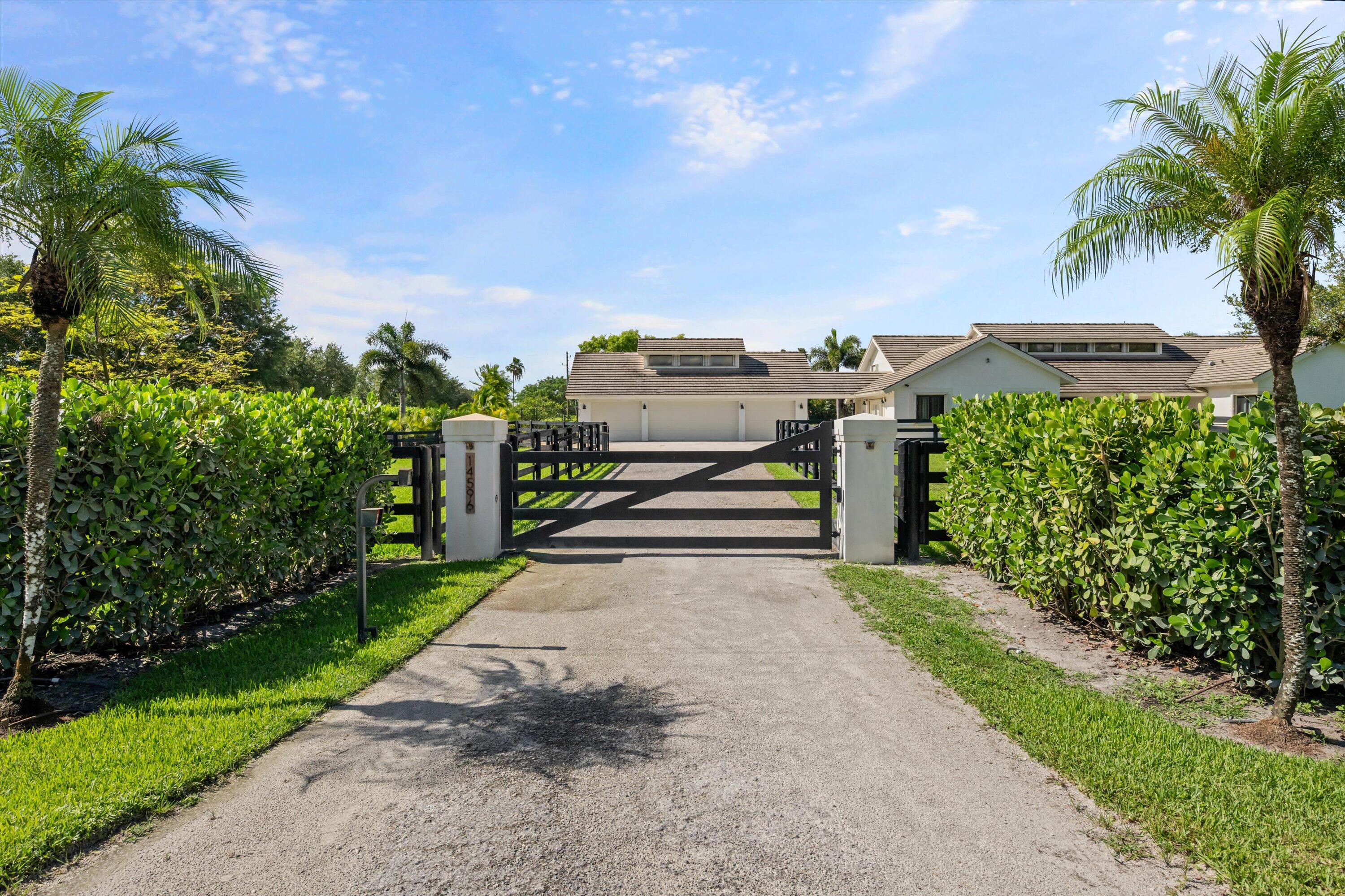 Properties 14596 Belmont Trace House