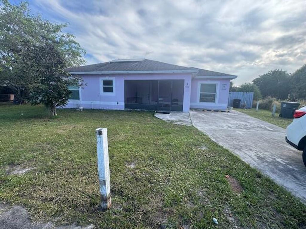 Photo of 812 N 21st Street, Fort Pierce, FL 34950 (MLS # R11150367)