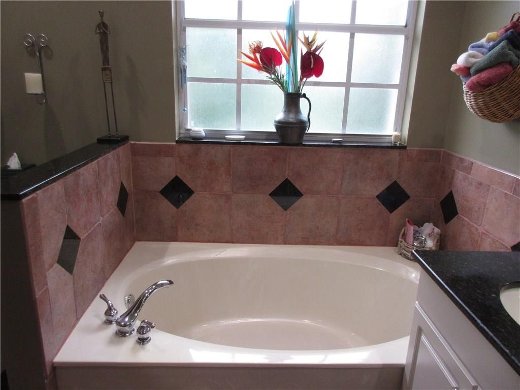 ROLLING HILLS GOLF & TENN - Residential