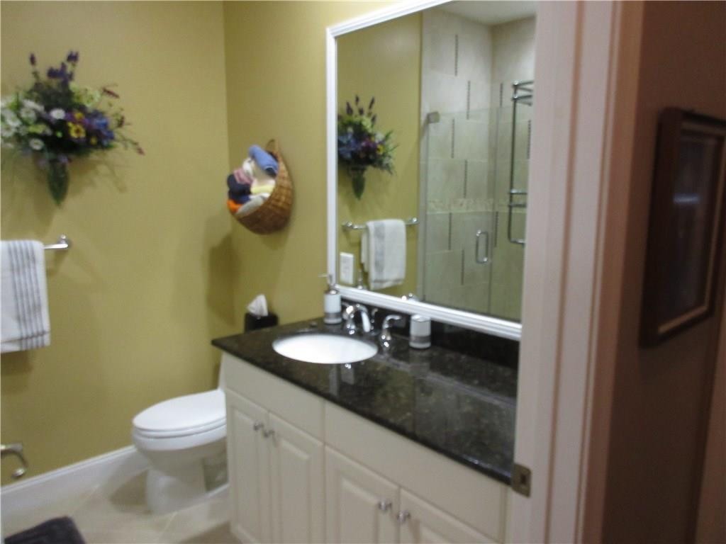 ROLLING HILLS GOLF & TENN - Residential