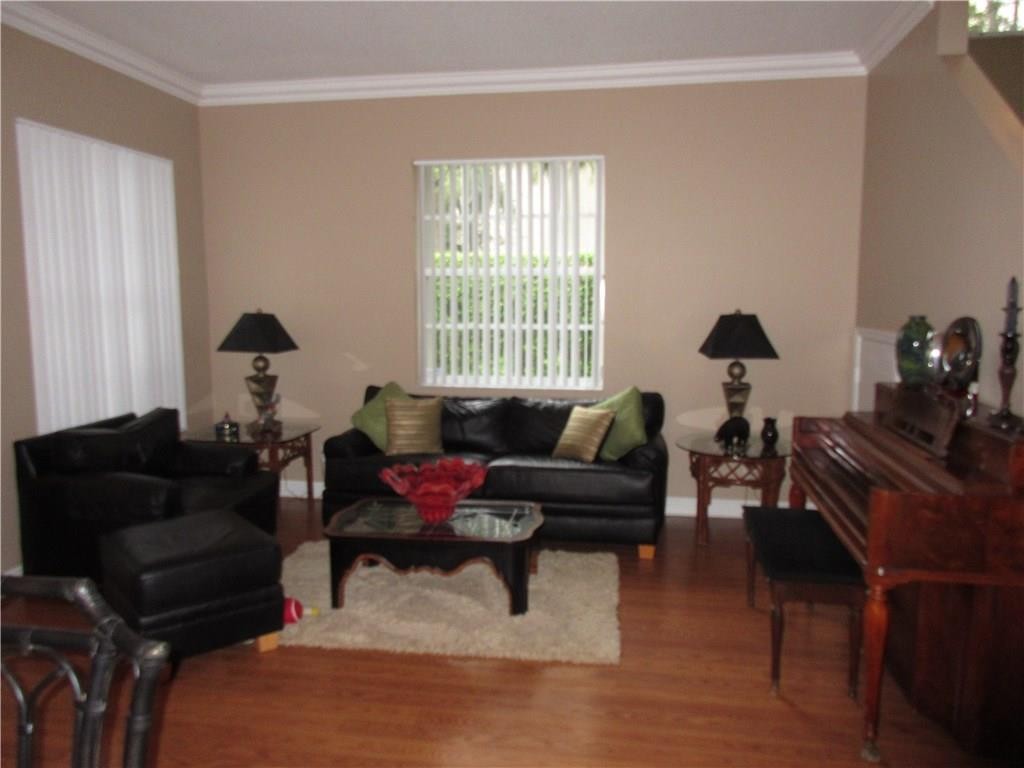ROLLING HILLS GOLF & TENN - Residential