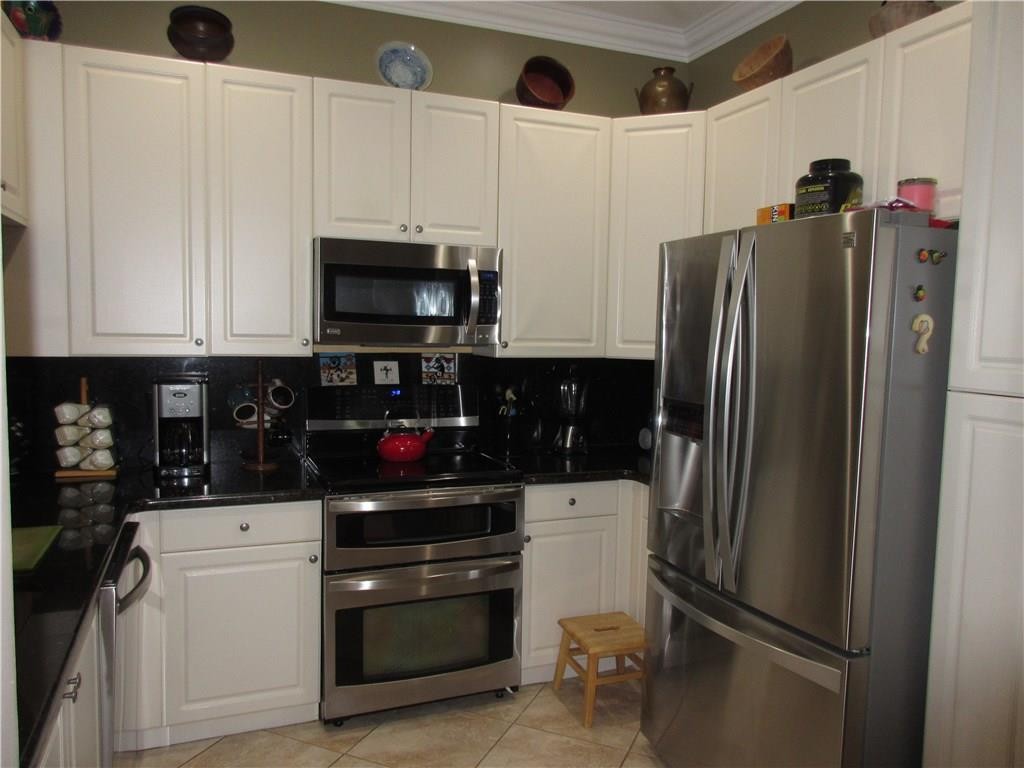 ROLLING HILLS GOLF & TENN - Residential