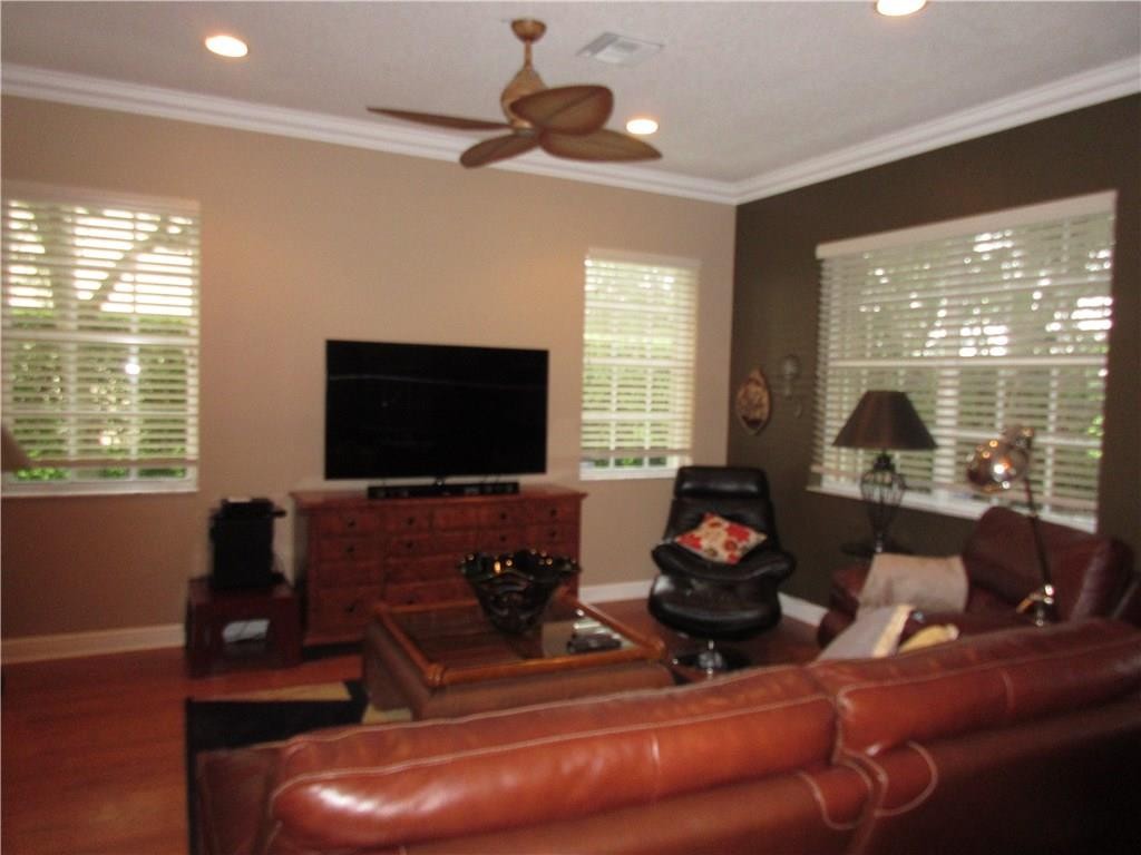 ROLLING HILLS GOLF & TENN - Residential