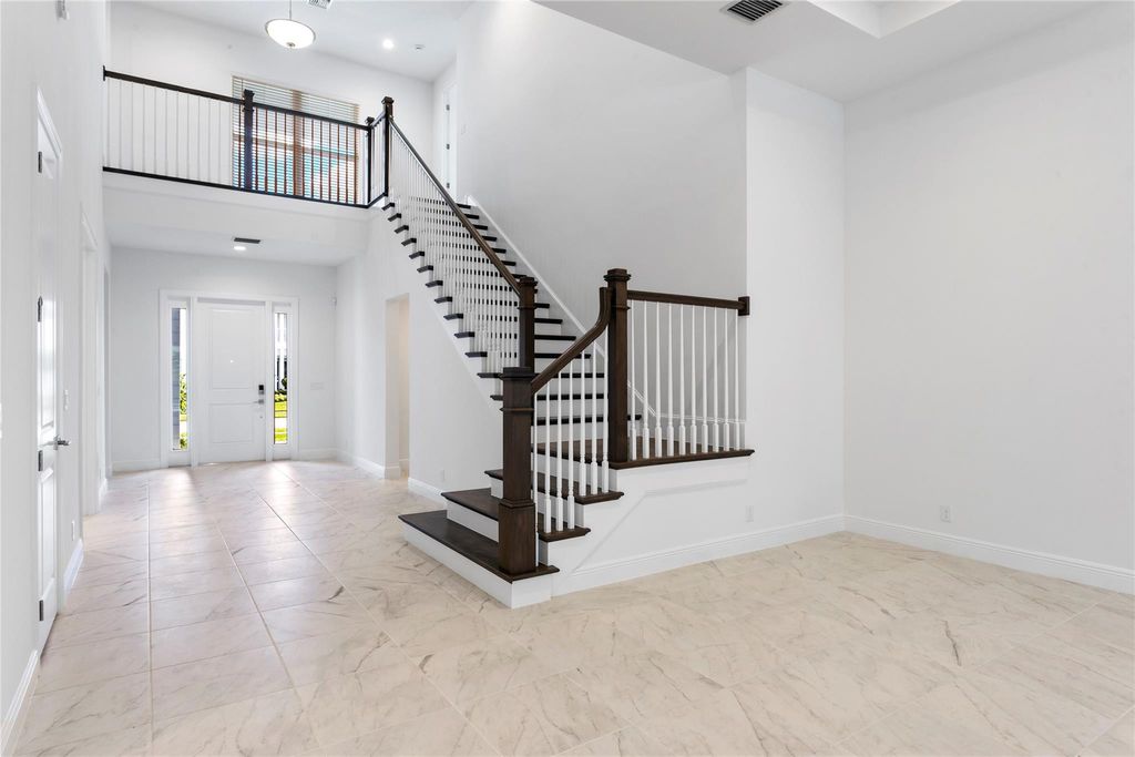 Photo of 9224 Crestview Circle, Palm Beach Gardens, FL 33412 (MLS # F10414482)