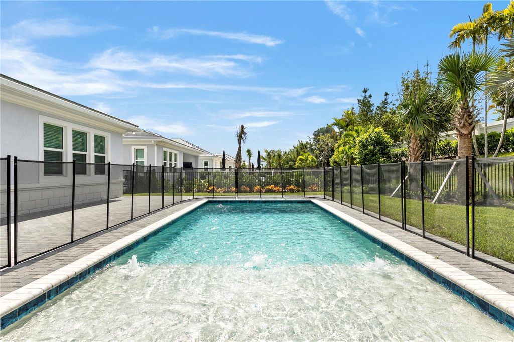 Photo of 9224 Crestview Circle, Palm Beach Gardens, FL 33412 (MLS # F10414482)