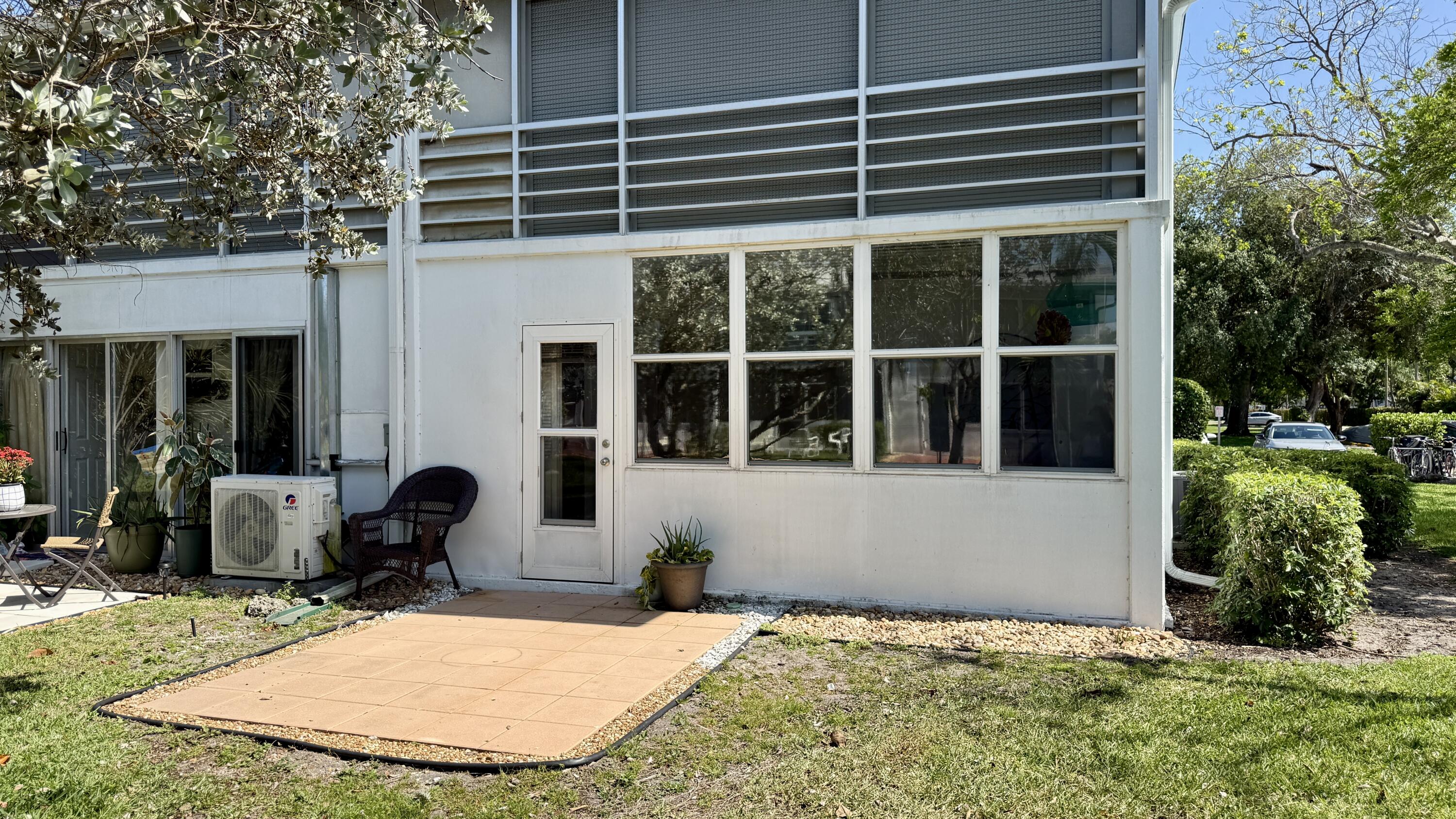 NEWPORT B CONDO - Residential Lease
