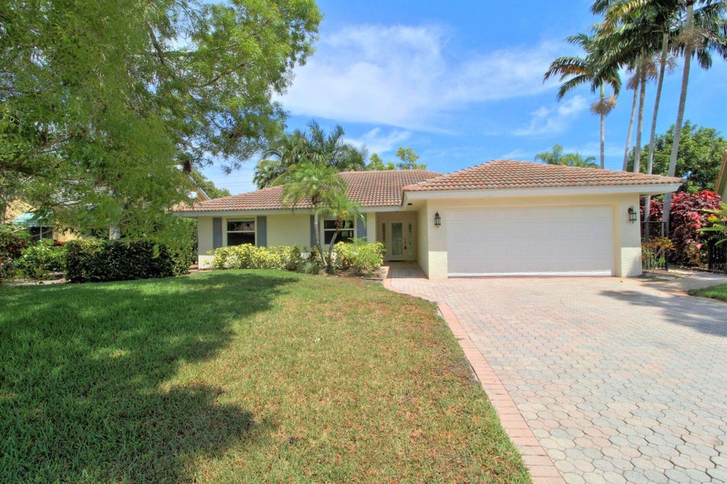 Photo of 949 GREENSWARD Lane, Delray Beach, FL 33445 (MLS # B26070273)