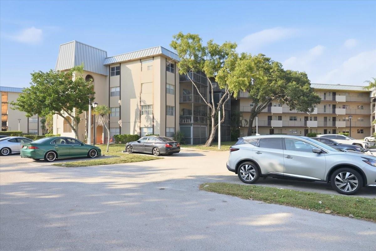 The Falls of Inverrary - Residential